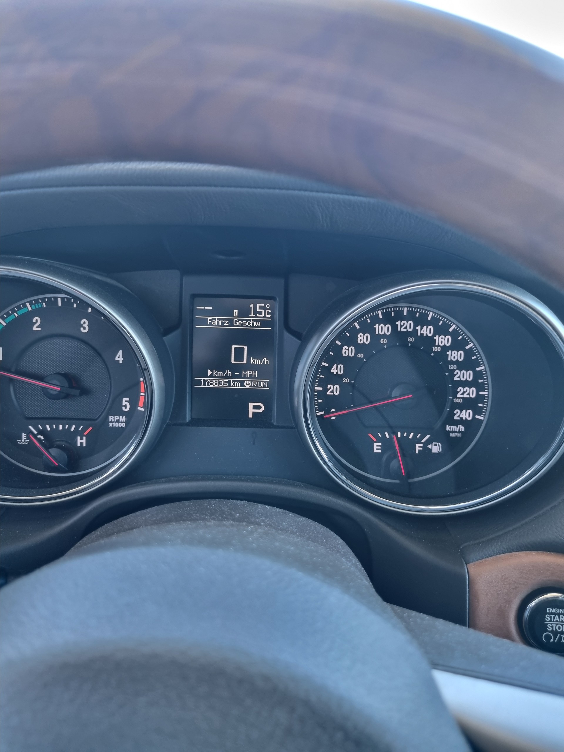 JEEP Grand Cherokee 3.0 CRD Overland Automatic-image-5