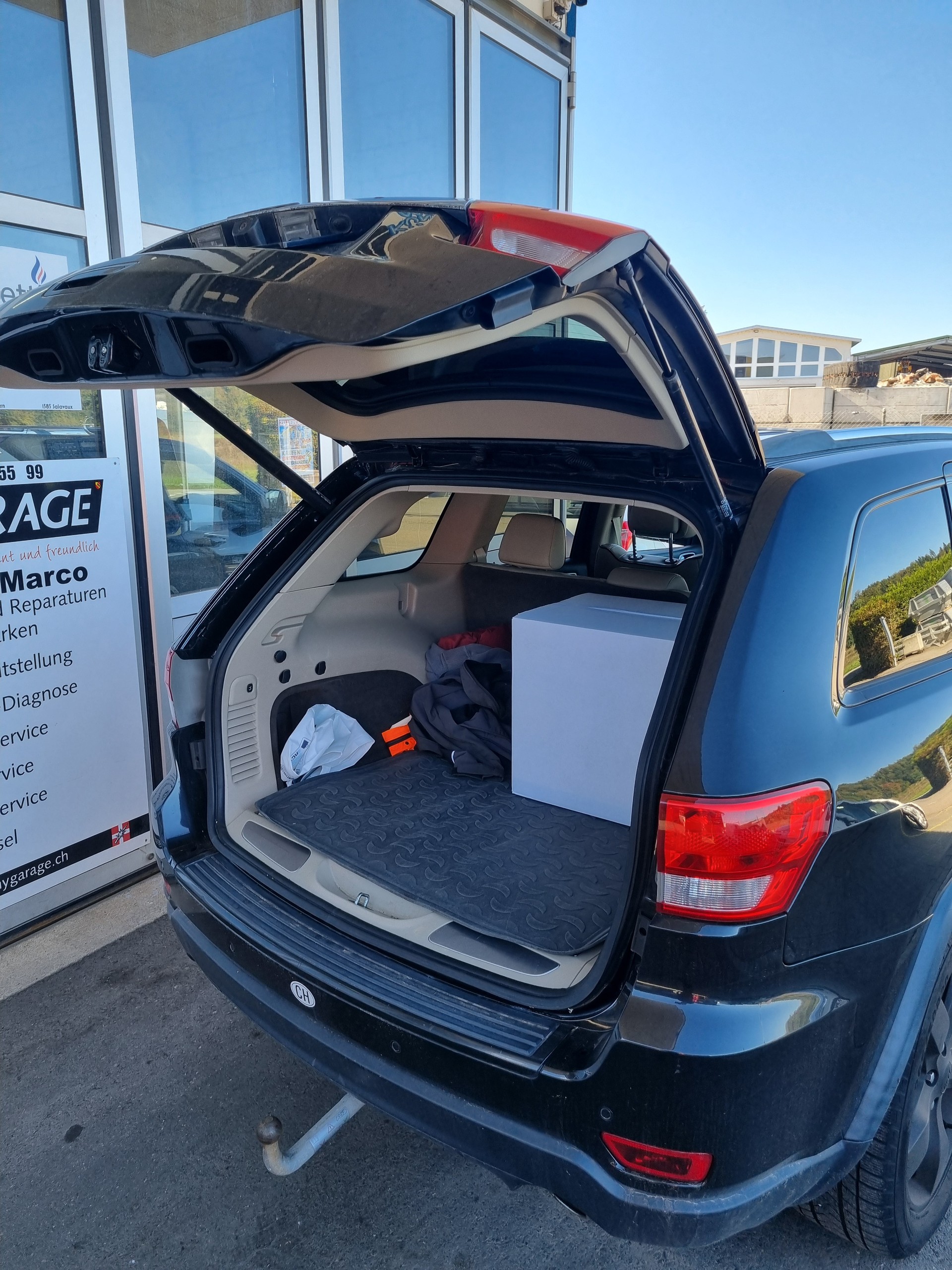 JEEP Grand Cherokee 3.0 CRD Overland Automatic-image-3