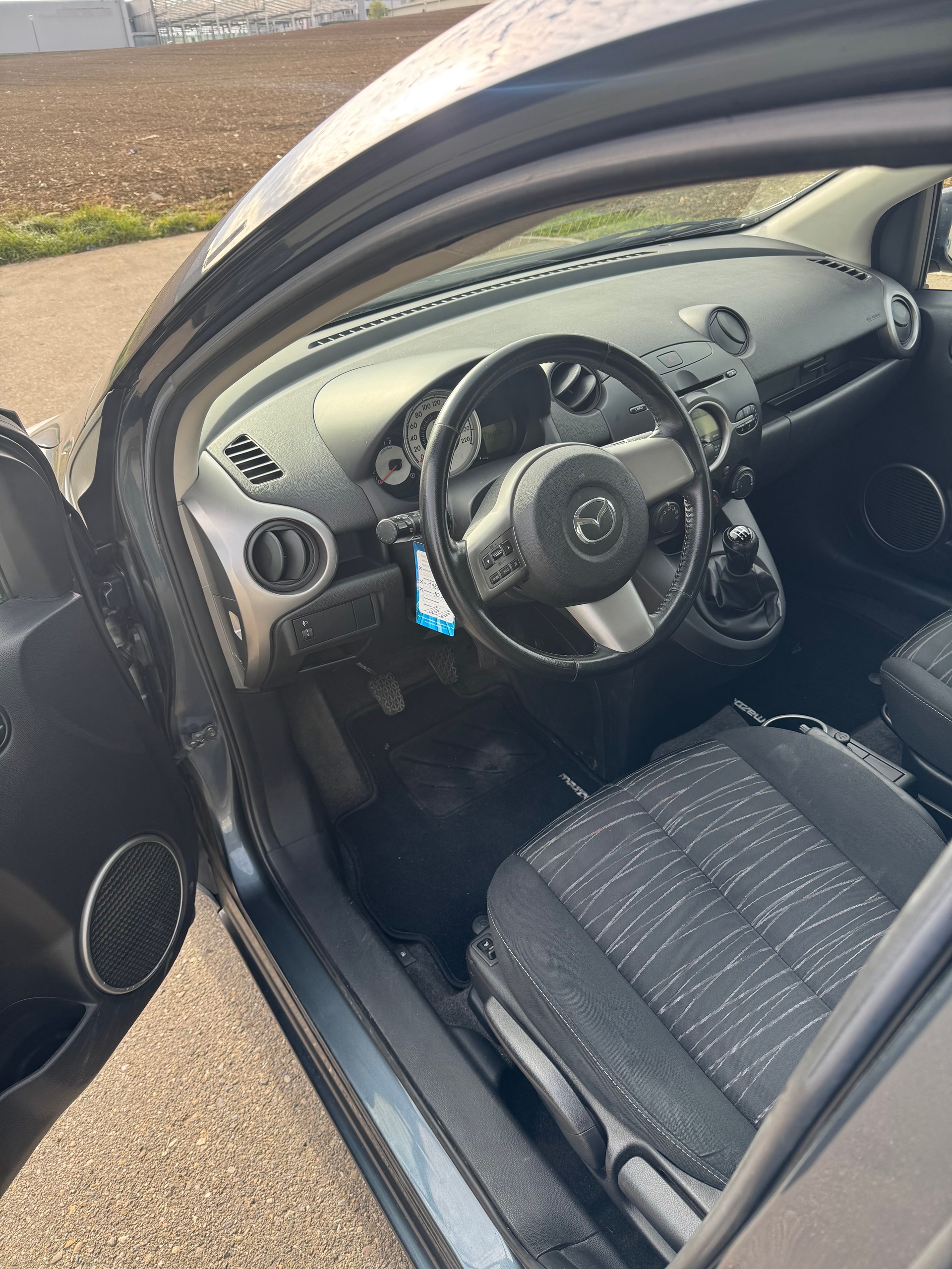 MAZDA 2 1.3i 16V Exclusive-image-10