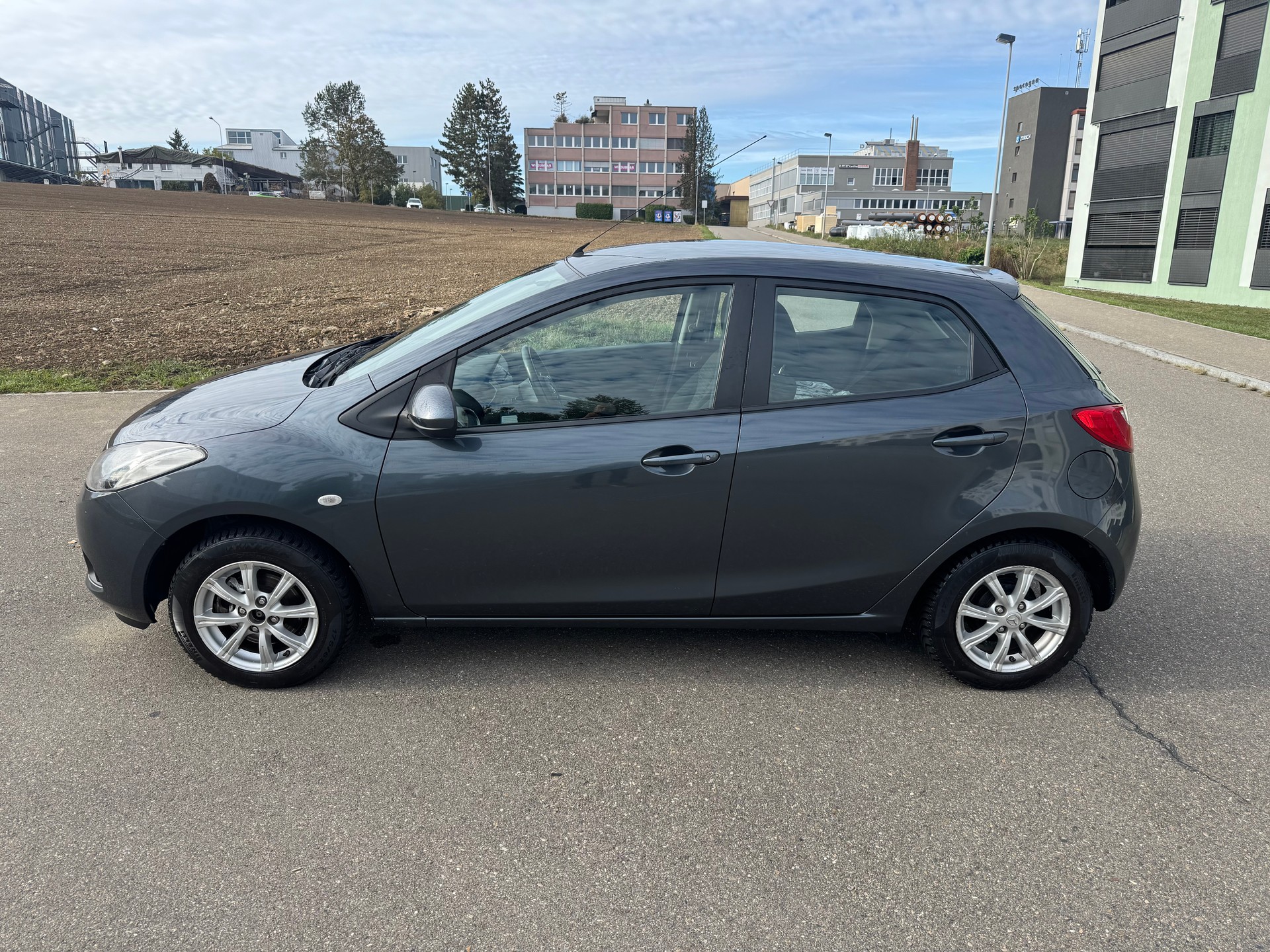 MAZDA 2 1.3i 16V Exclusive-image-3