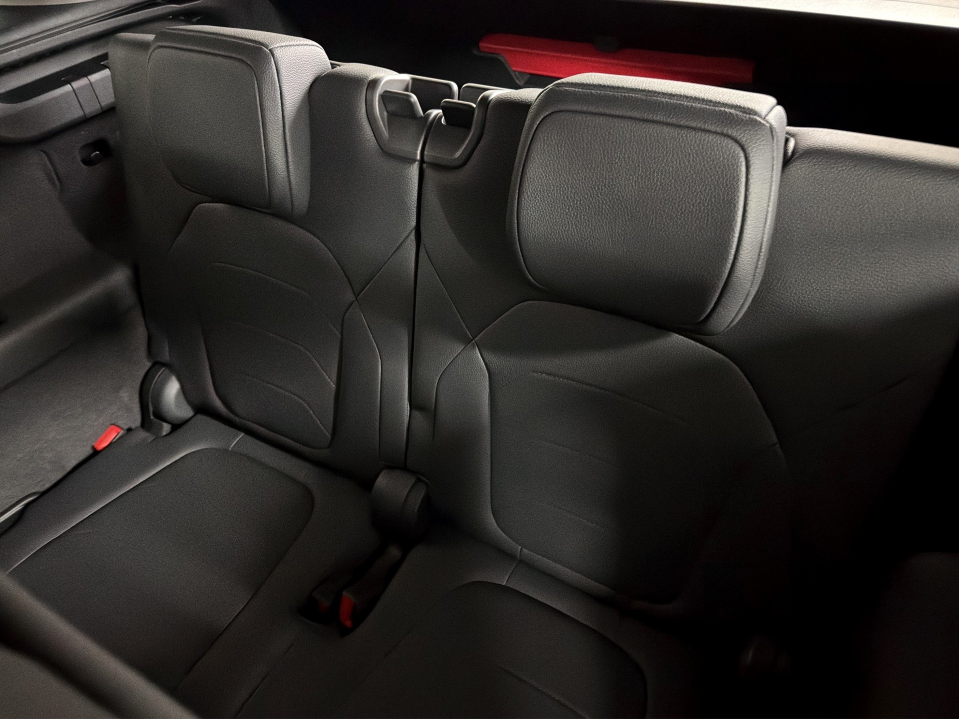 SKODA Kodiaq 1.5 TSI mHEV Selection 7-Plätzer "AHK-DCC-Leder-360°Park Assist IPA"-image-11
