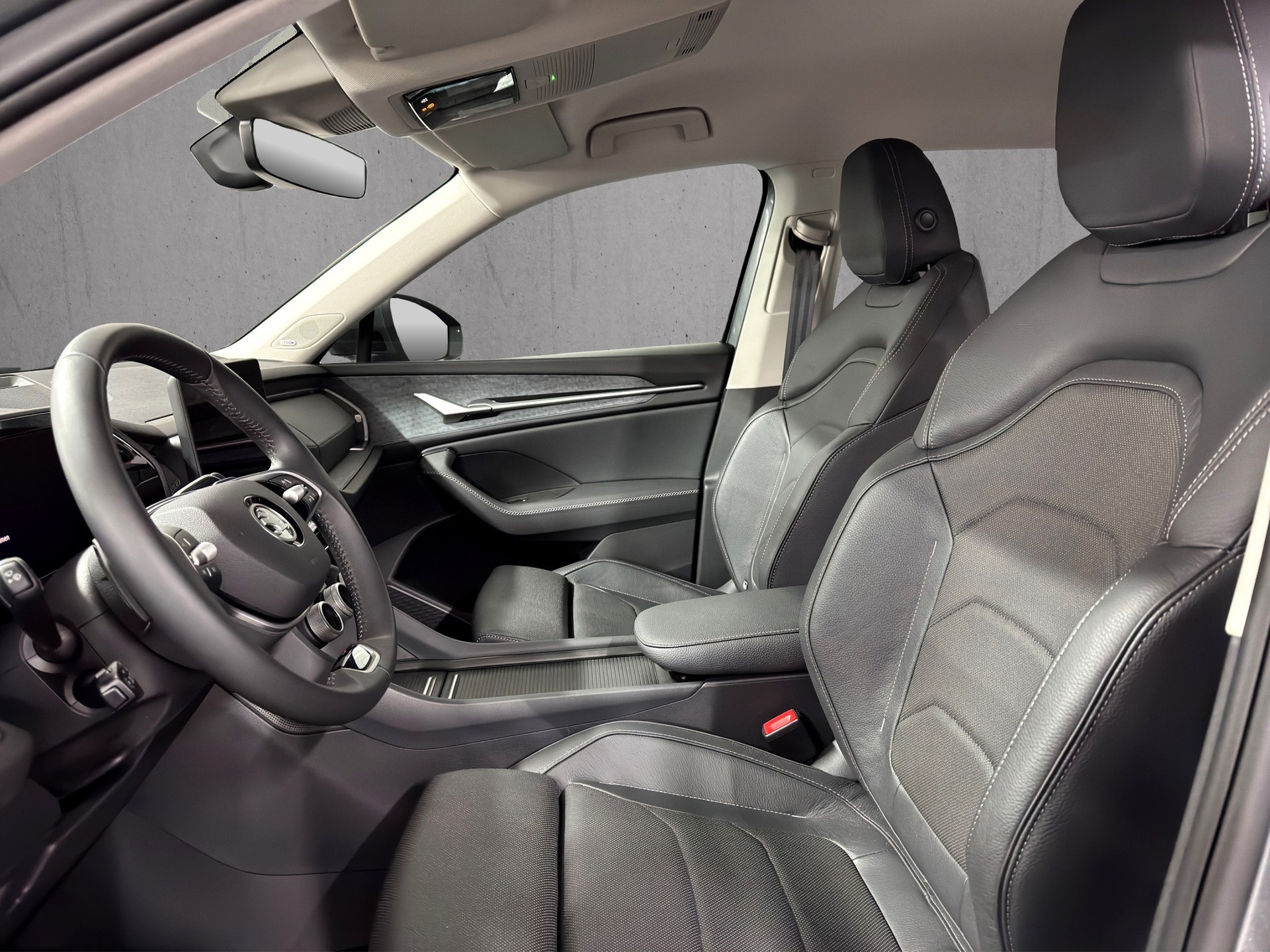 SKODA Kodiaq 1.5 TSI mHEV Selection 7-Plätzer "AHK-DCC-Leder-360°Park Assist IPA"-image-7