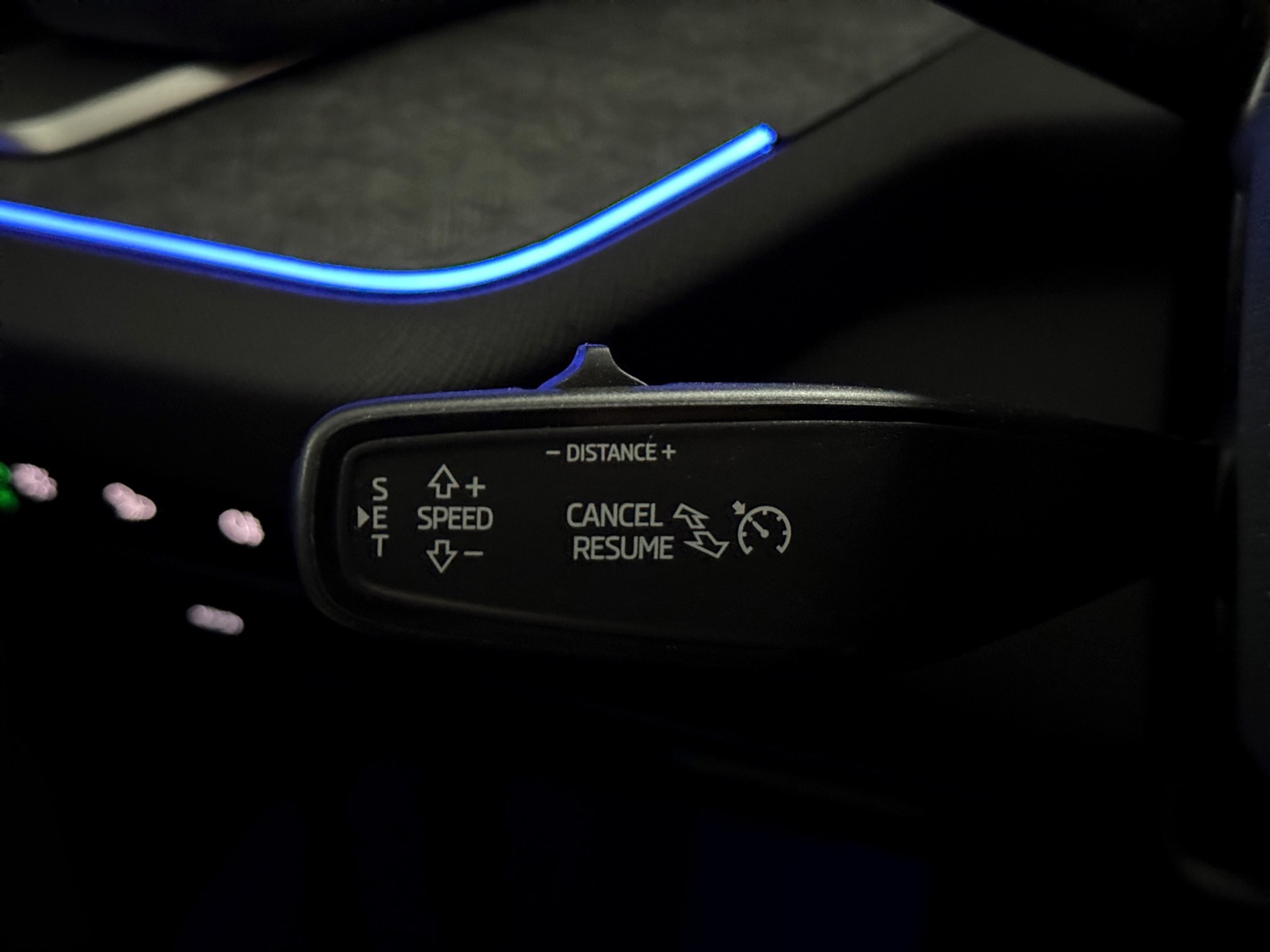 SKODA Kodiaq 1.5 TSI mHEV Selection 7-Plätzer "AHK-DCC-Leder-360°Park Assist IPA"-image-15