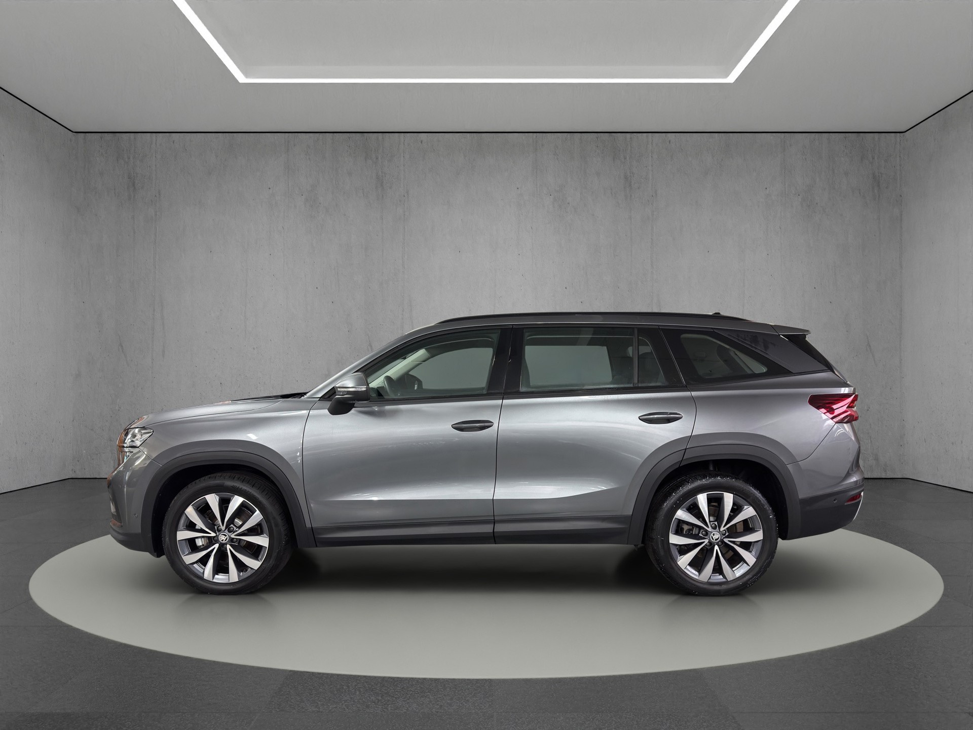 SKODA Kodiaq 1.5 TSI mHEV Selection 7-Plätzer "AHK-DCC-Leder-360°Park Assist IPA"-image-2