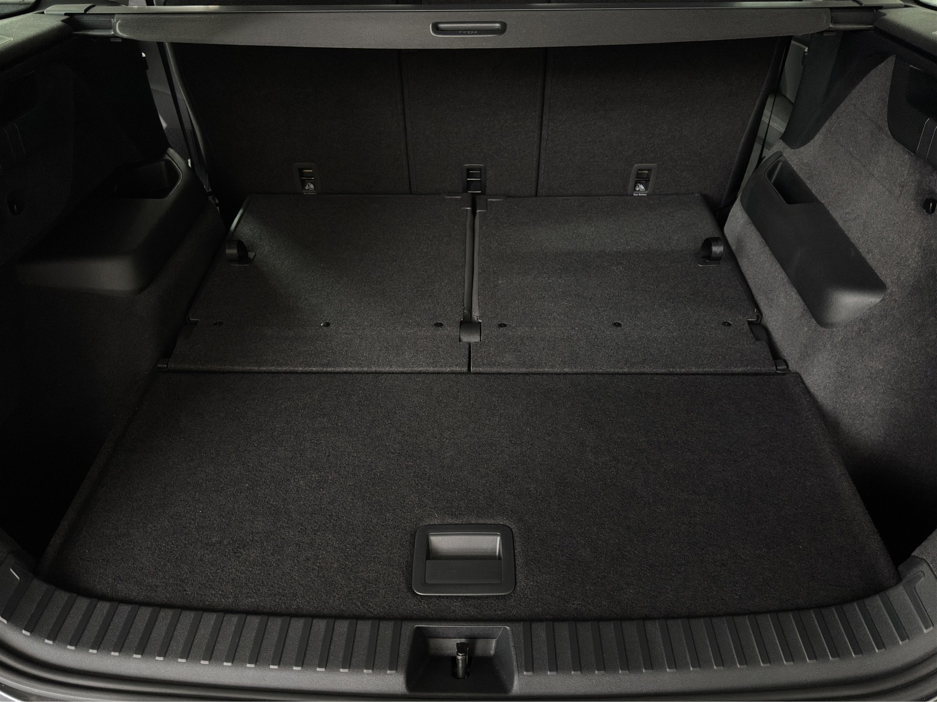 SKODA Kodiaq 1.5 TSI mHEV Selection 7-Plätzer "AHK-DCC-Leder-360°Park Assist IPA"-image-30