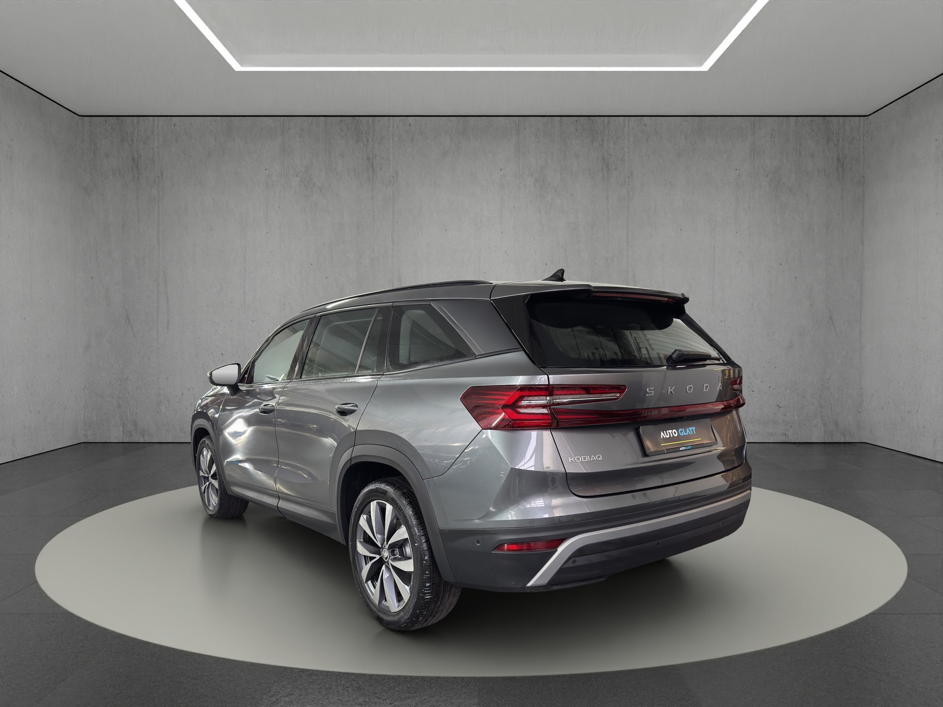 SKODA Kodiaq 1.5 TSI mHEV Selection 7-Plätzer "AHK-DCC-Leder-360°Park Assist IPA"-image-4