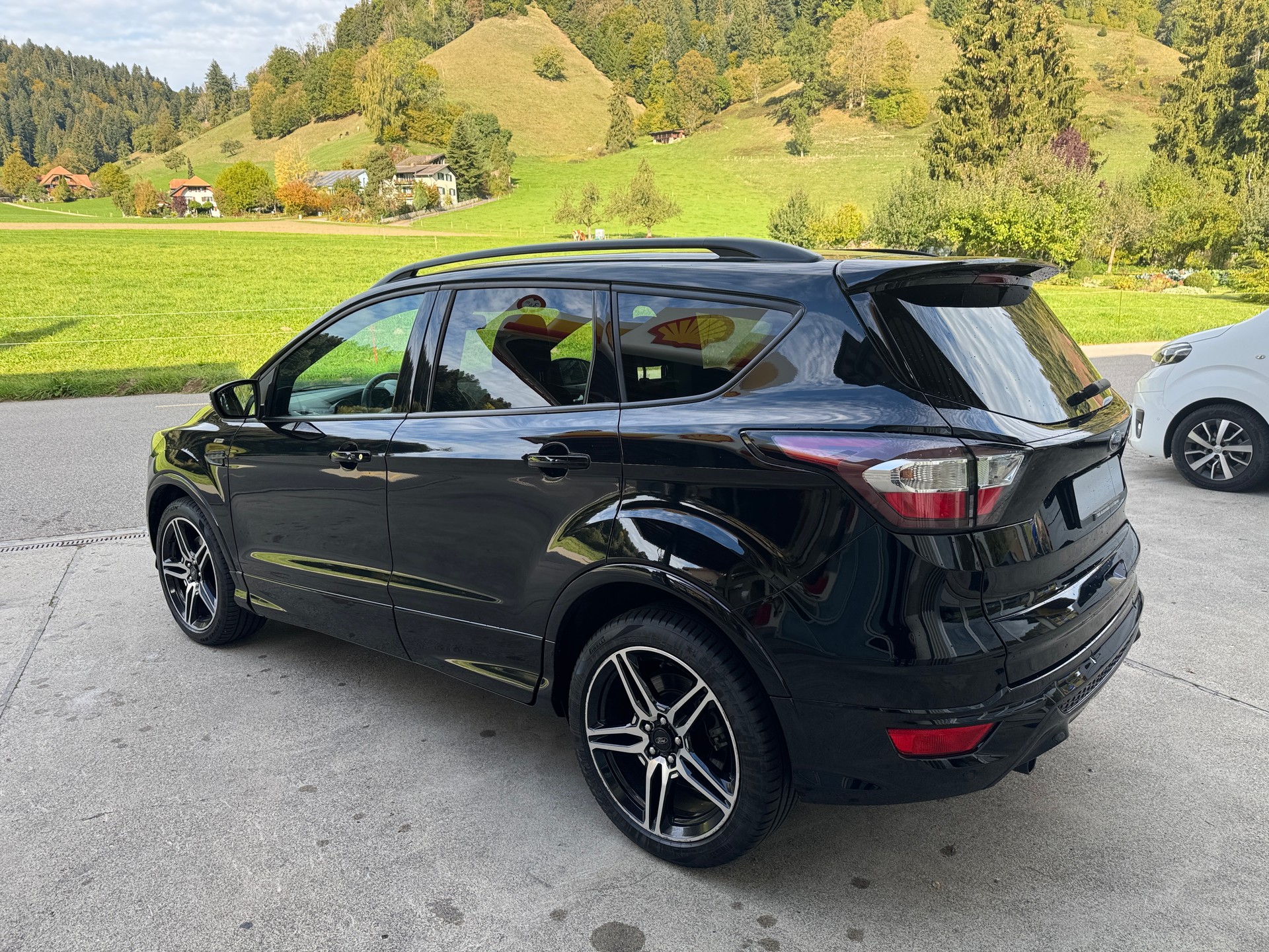 FORD Kuga 2.0 TDCi ST Line 4WD PowerShift-image-2