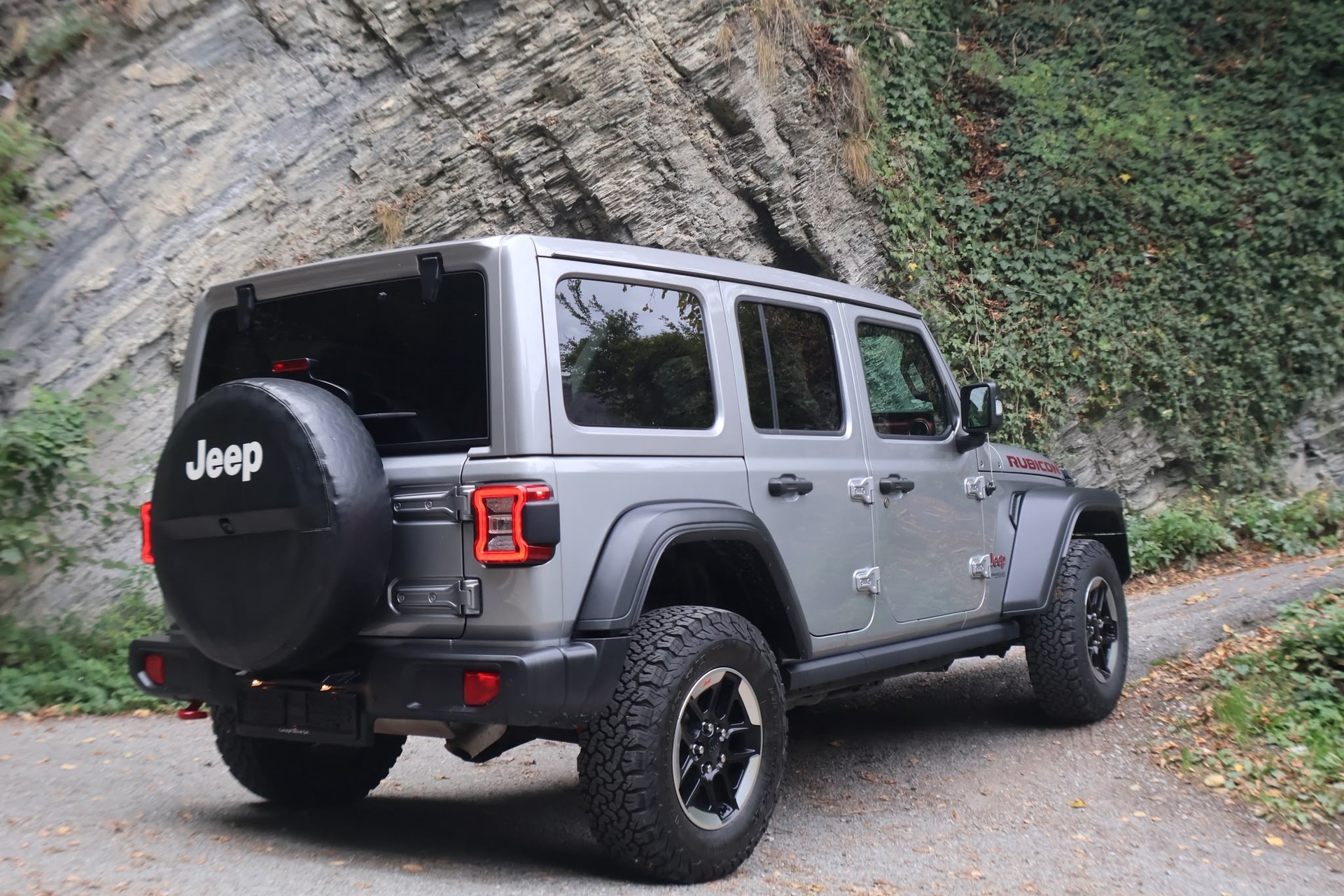 JEEP Wrangler 2.0 Unlimited Rubicon Automatic-image-3