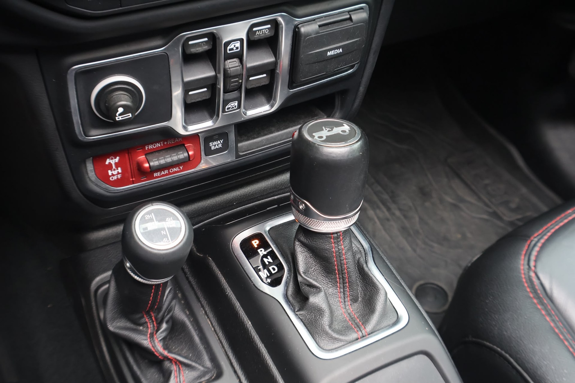 JEEP Wrangler 2.0 Unlimited Rubicon Automatic-image-13