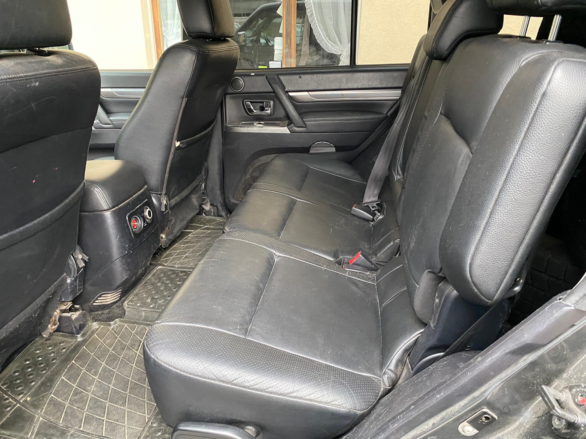 MITSUBISHI Pajero 3.2 DI-D Navigator Automatic-image-7
