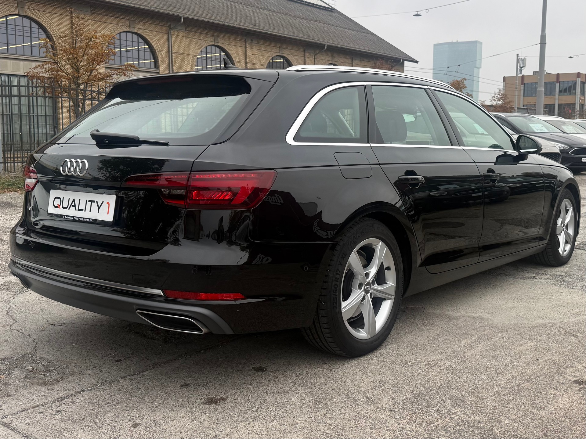 AUDI A4 Avant 35 TDI Design S-tronic-image-5