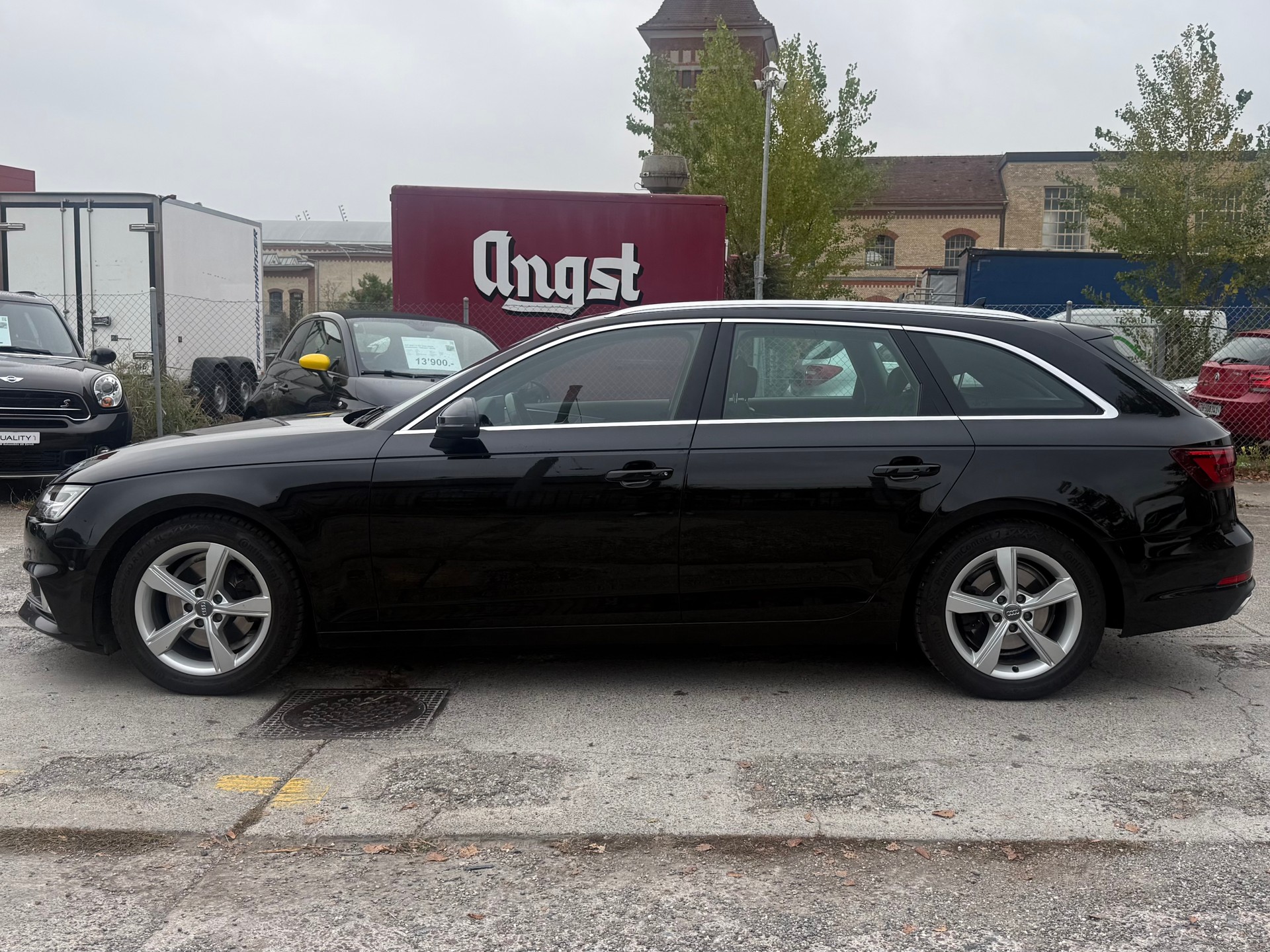 AUDI A4 Avant 35 TDI Design S-tronic-image-4