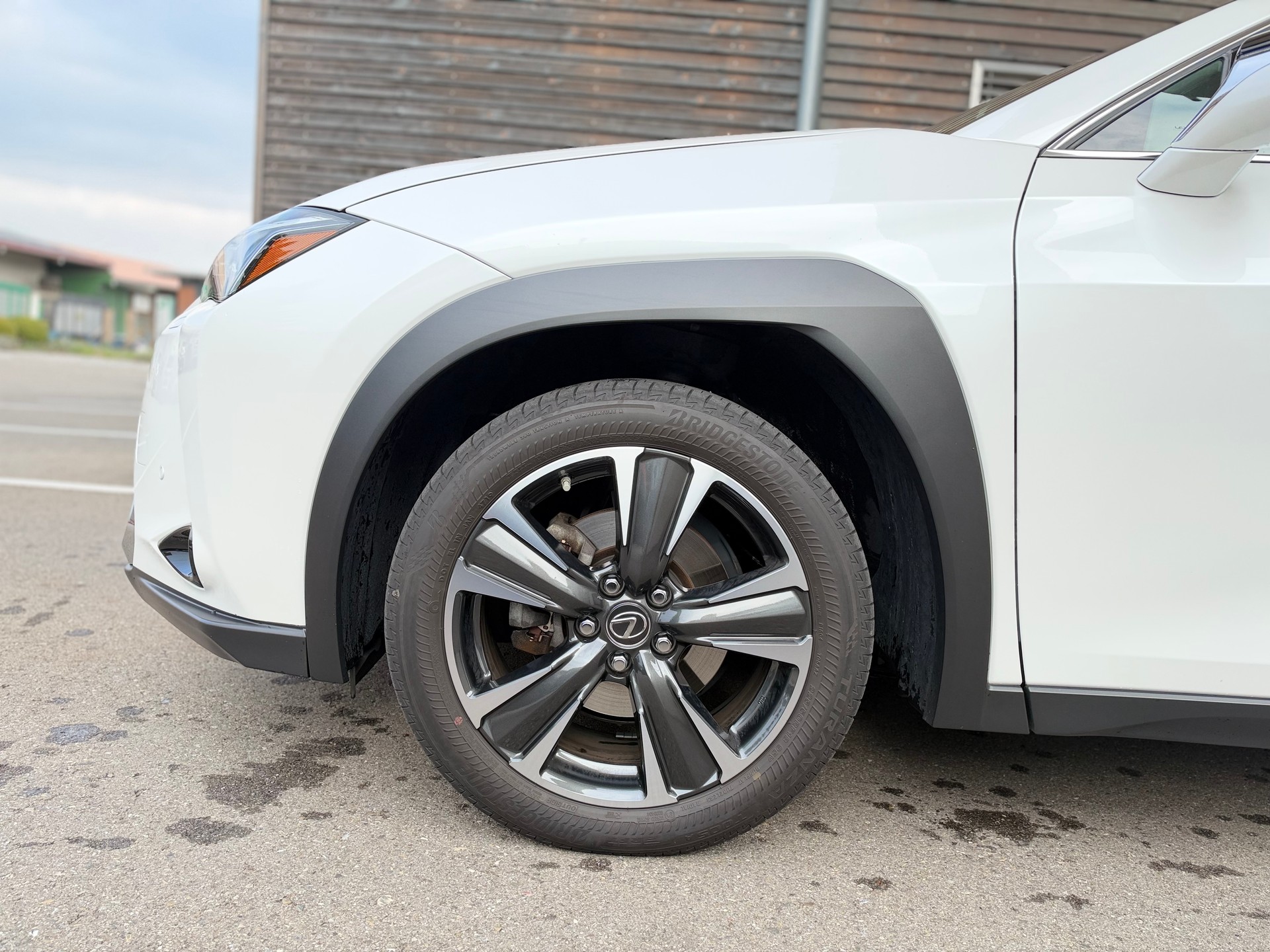 LEXUS UX 250h AWD Special Edition Celebrating 30-image-6