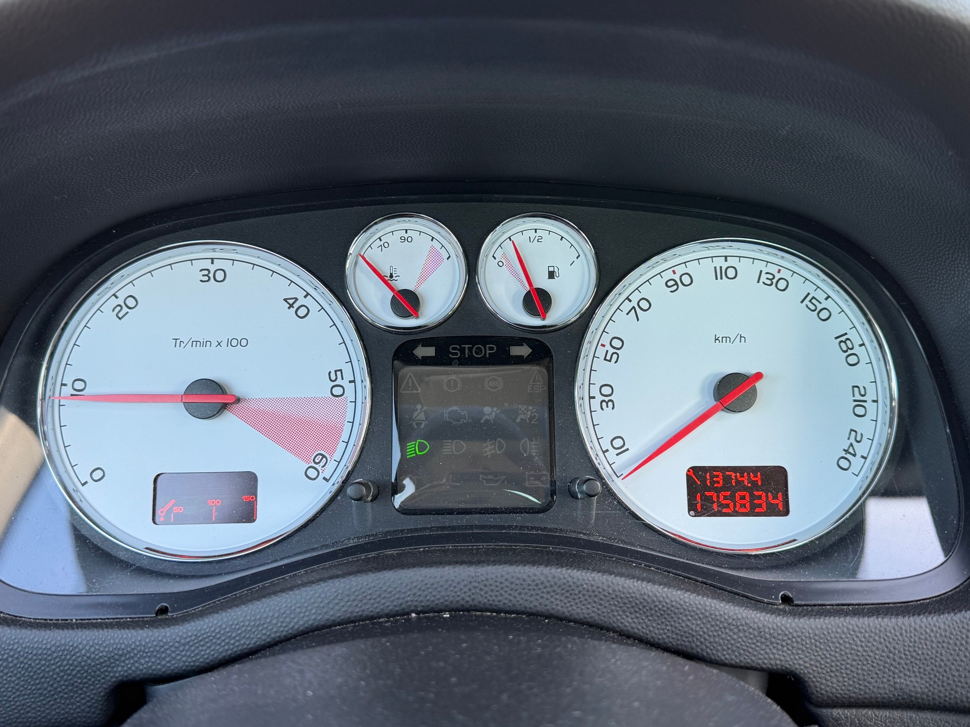 PEUGEOT 307 CC 2.0 HDI Dynamic-image-11