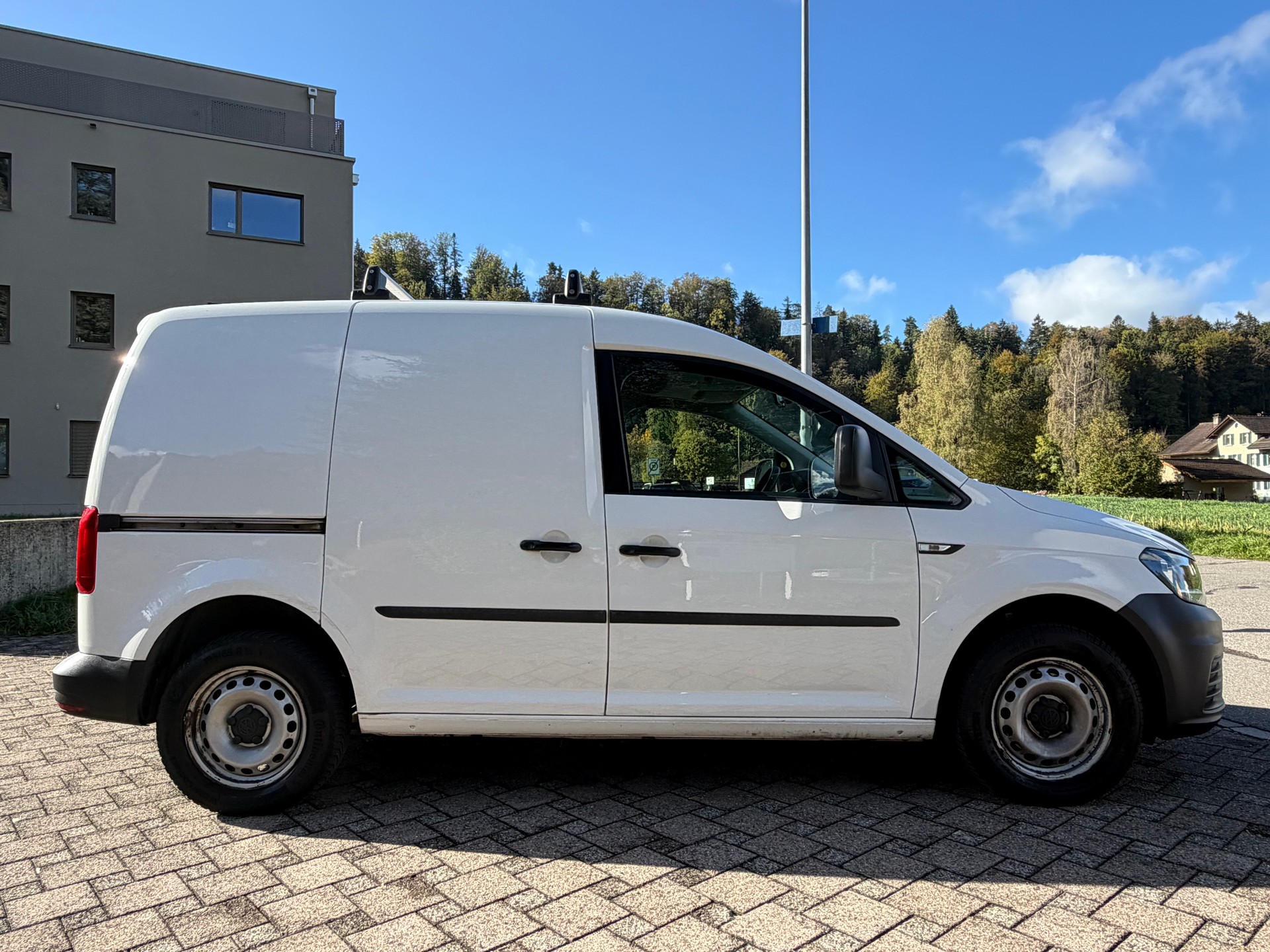 VW Caddy 1.2 TSI Entry BlueMotion Technology-image-7