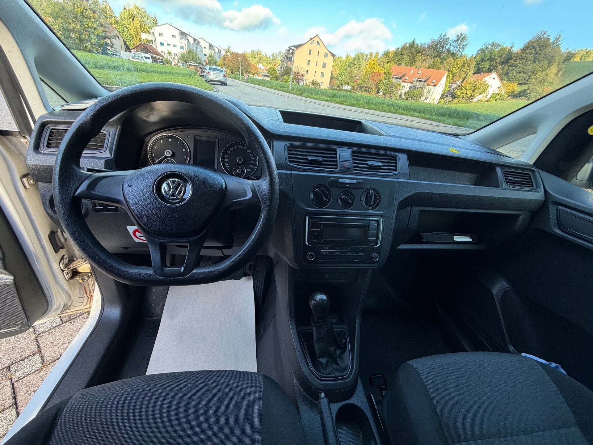 VW Caddy 1.2 TSI Entry BlueMotion Technology-image-9