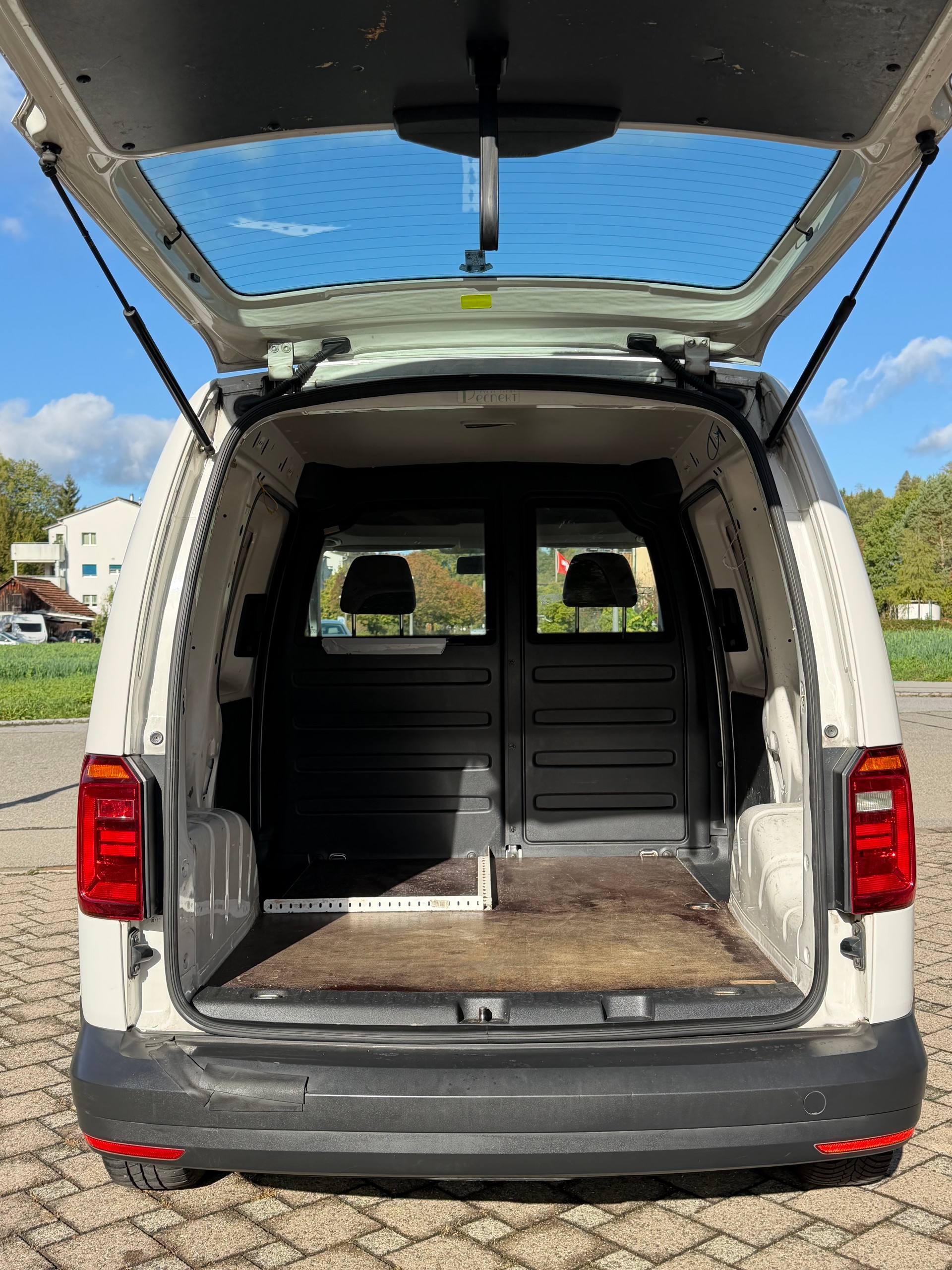 VW Caddy 1.2 TSI Entry BlueMotion Technology-image-6