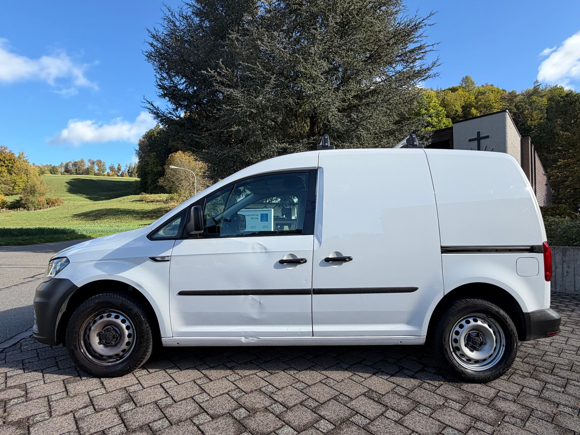 VW Caddy 1.2 TSI Entry BlueMotion Technology-image-8