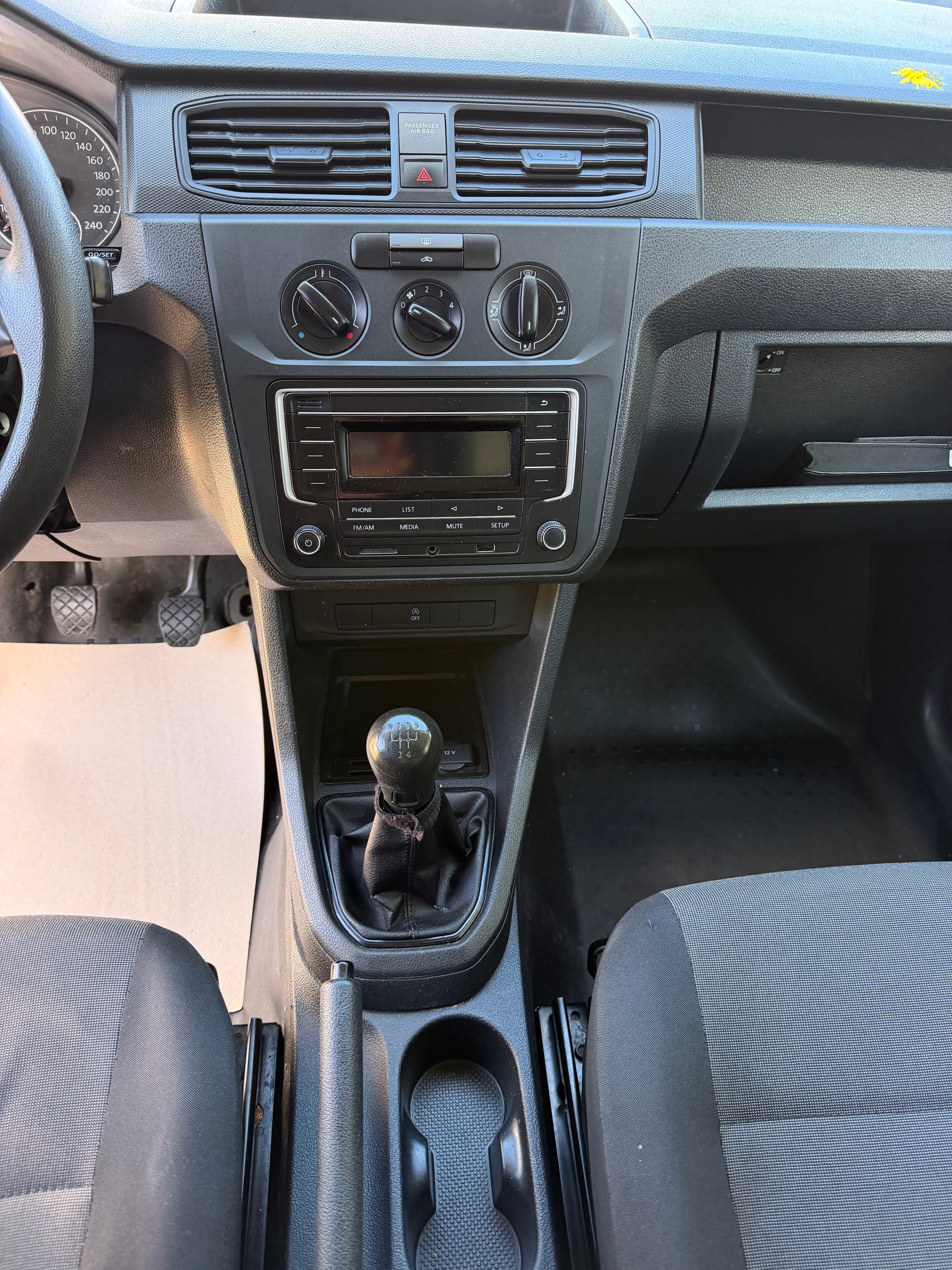 VW Caddy 1.2 TSI Entry BlueMotion Technology-image-11