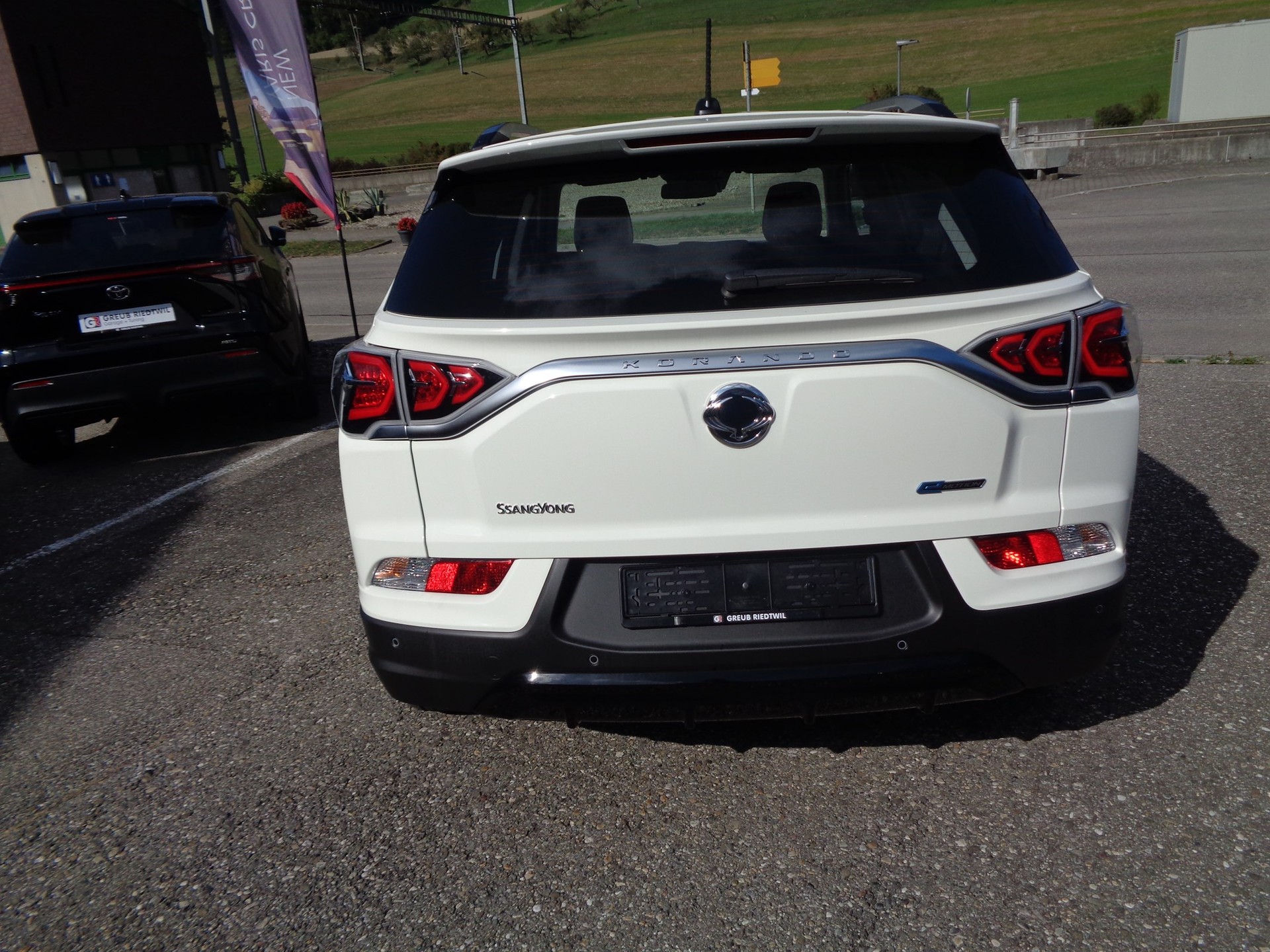 KGM-SsangYong Korando eMotion Titanium-image-3