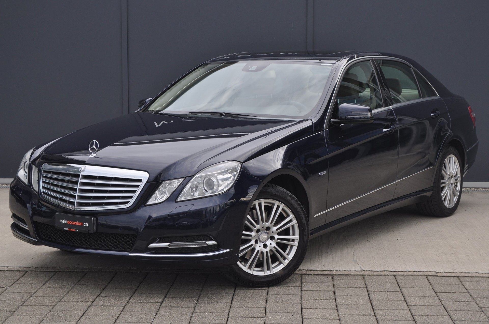 MERCEDES-BENZ E 300 CGI BlueEff Elég.-image-0