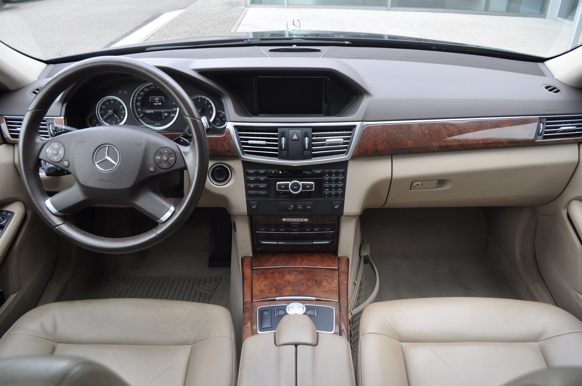 MERCEDES-BENZ E 300 CGI BlueEff Elég.-image-5