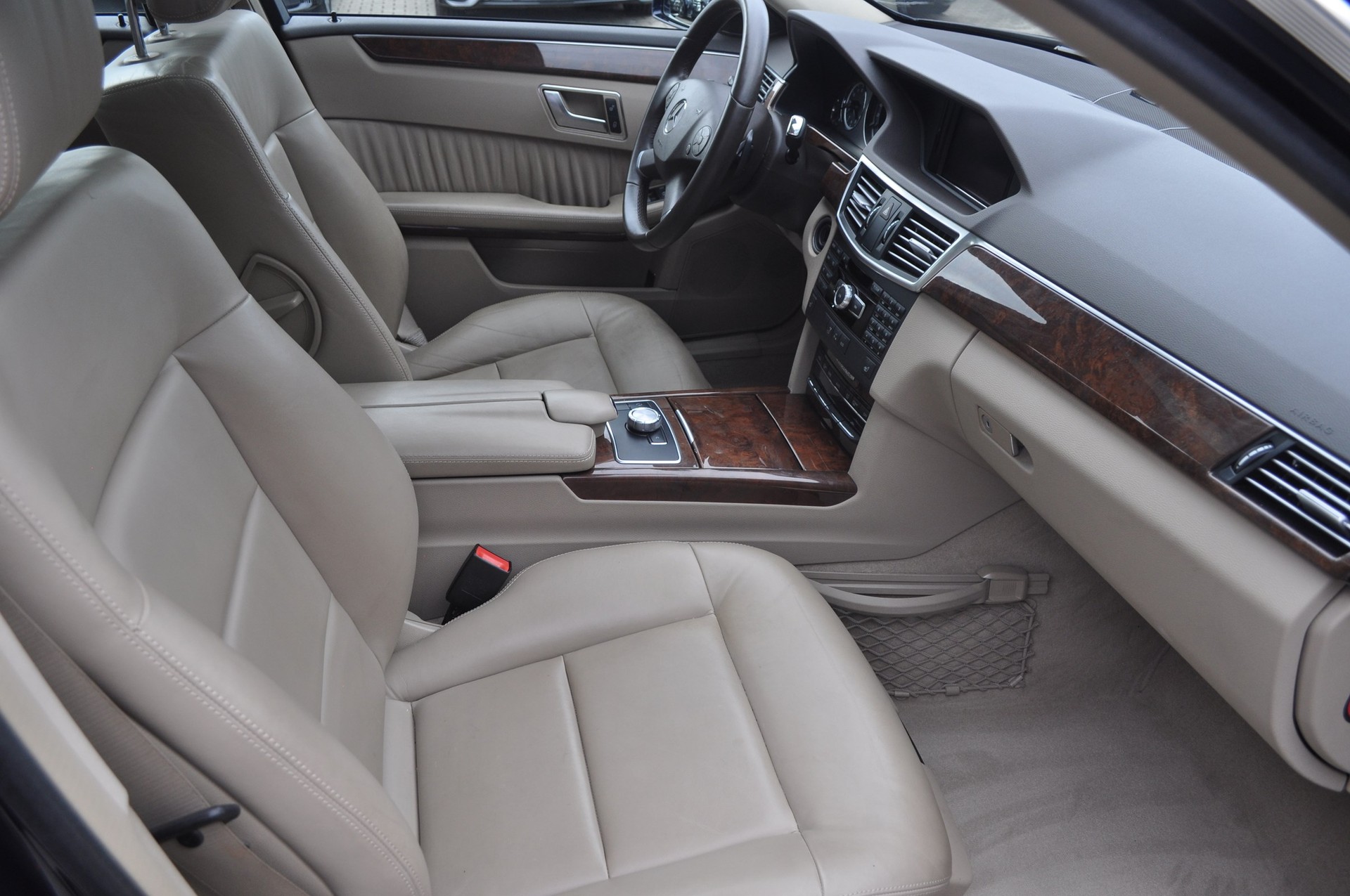 MERCEDES-BENZ E 300 CGI BlueEff Elég.-image-8