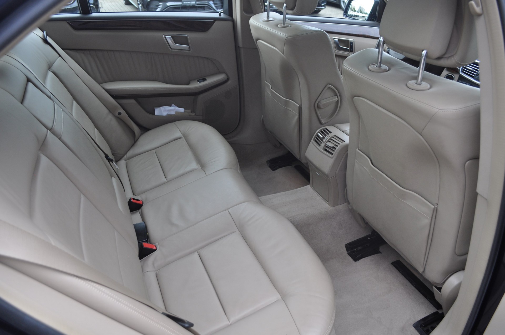 MERCEDES-BENZ E 300 CGI BlueEff Elég.-image-9