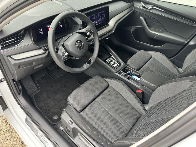 SKODA Octavia Combi 2.0 TDI DSG Ambition 4x4-image-10