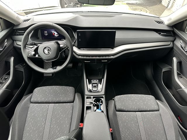 SKODA Octavia Combi 2.0 TDI DSG Ambition 4x4-image-9