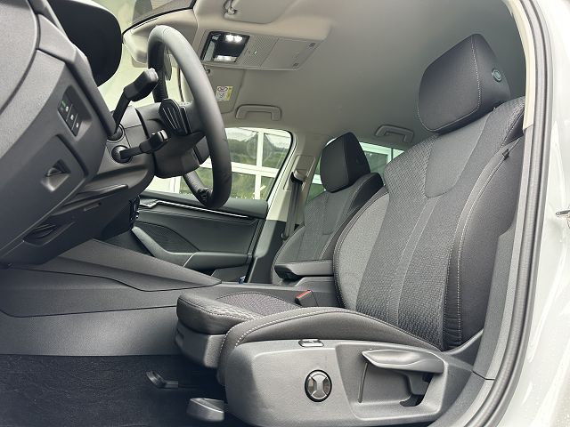 SKODA Octavia Combi 2.0 TDI DSG Ambition 4x4-image-12