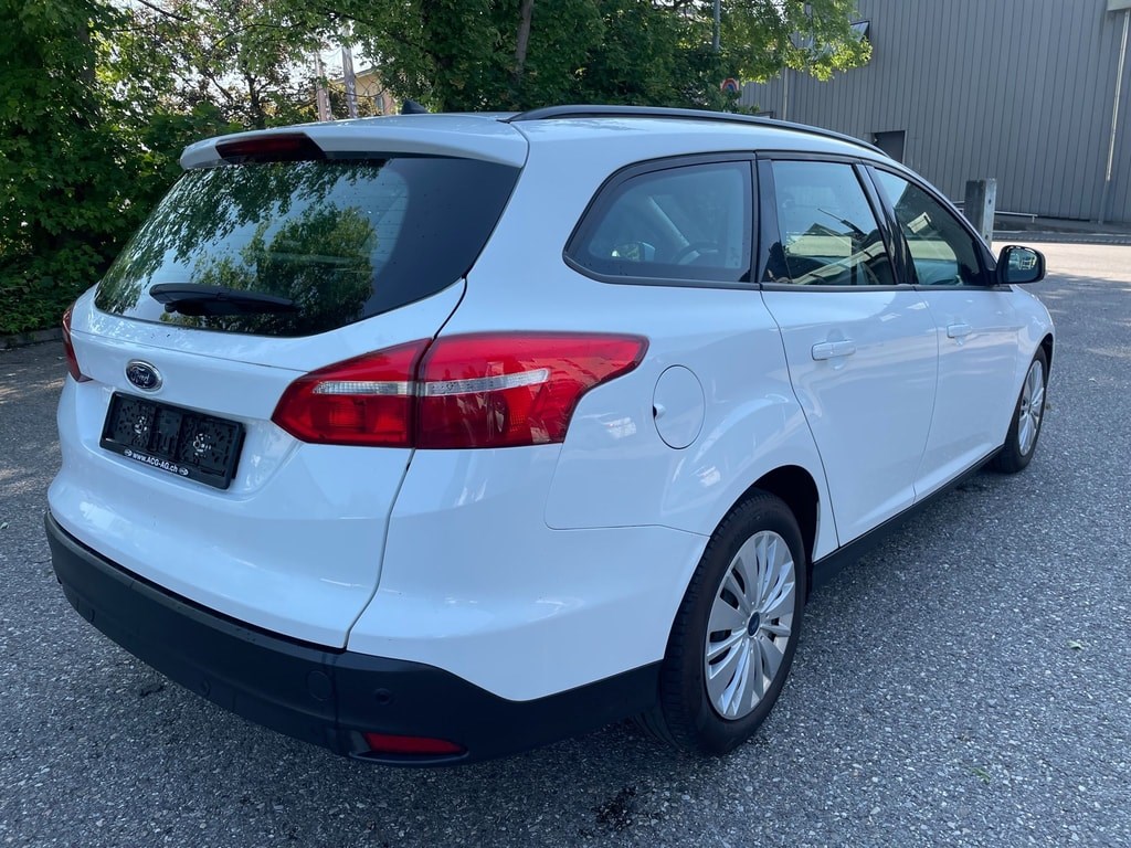 FORD Focus 1.5 TDCi Business PowerShift ** Gr. Navi ** Klimaanlage ** PDC ** Tempomat-image-4