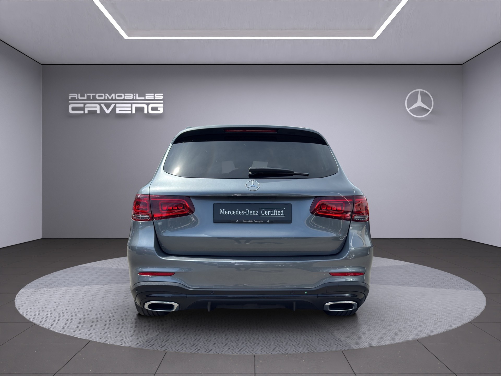 MERCEDES-BENZ GLC 300 AMG Line 4Matic 9G-Tronic-image-3