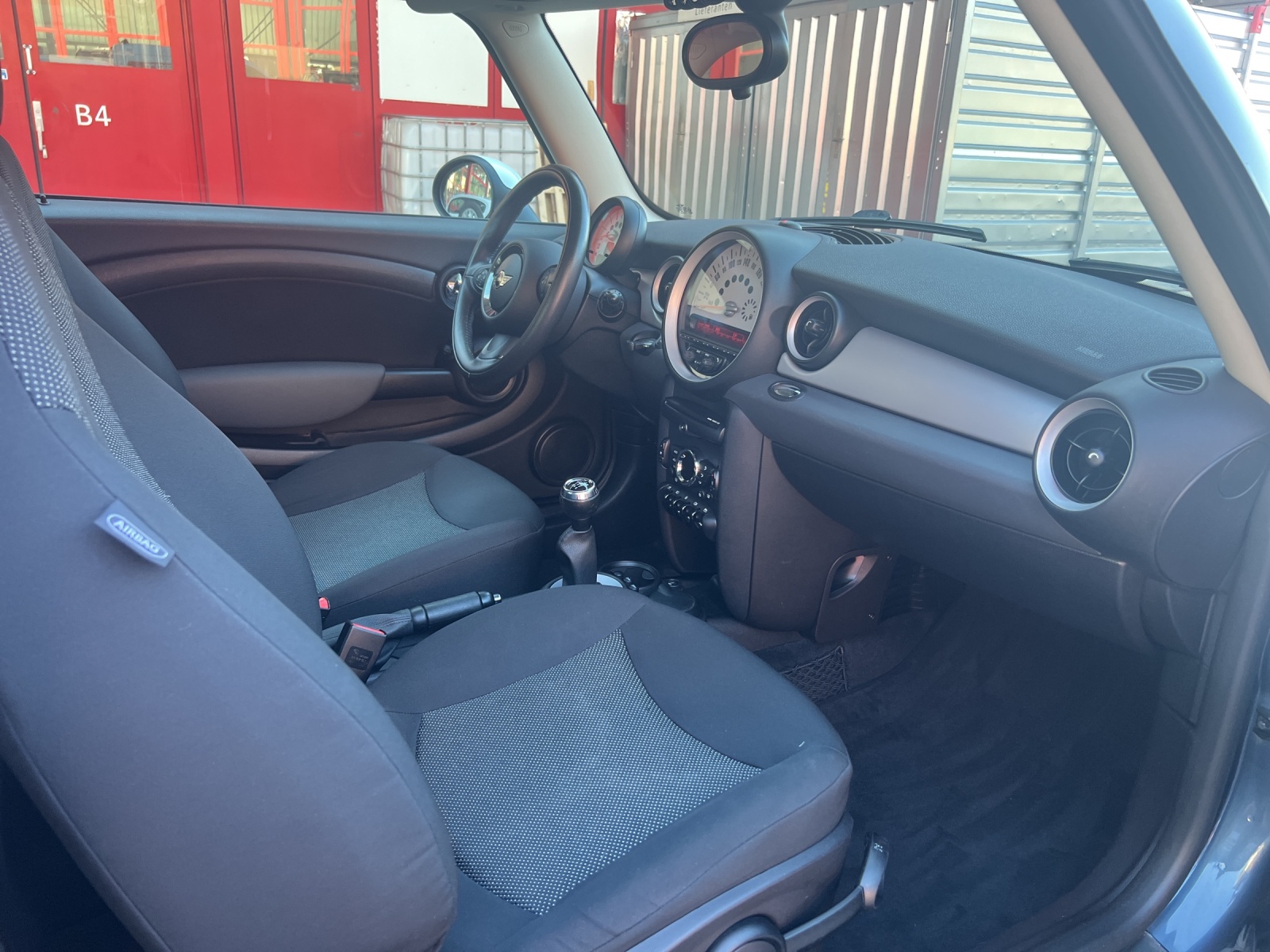 MINI Cooper-image-26