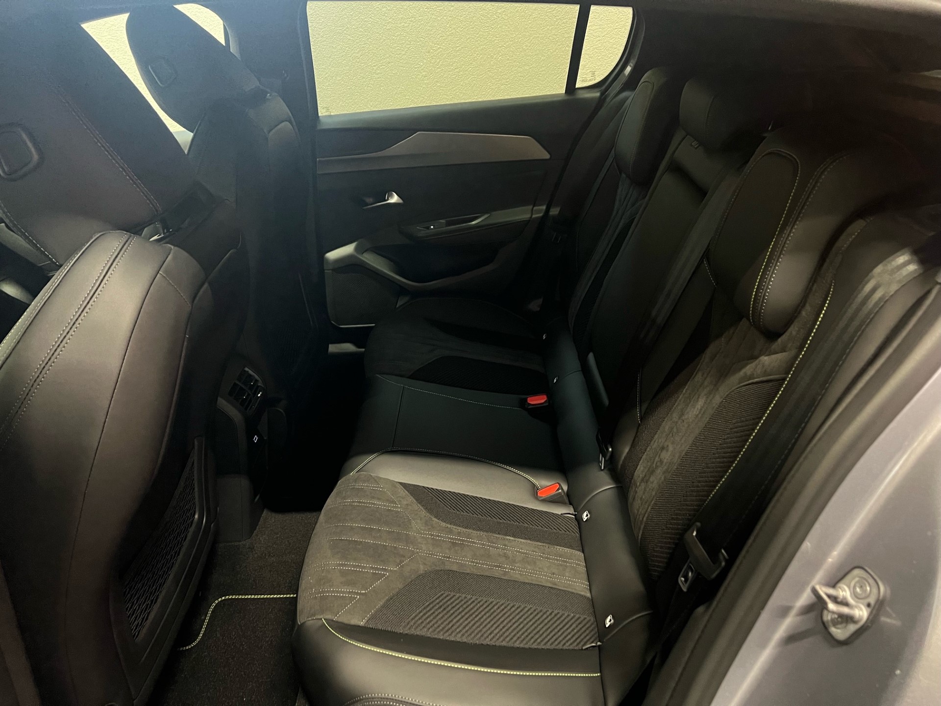 PEUGEOT 308 1.2 Pure Tech GT EAT8-image-6