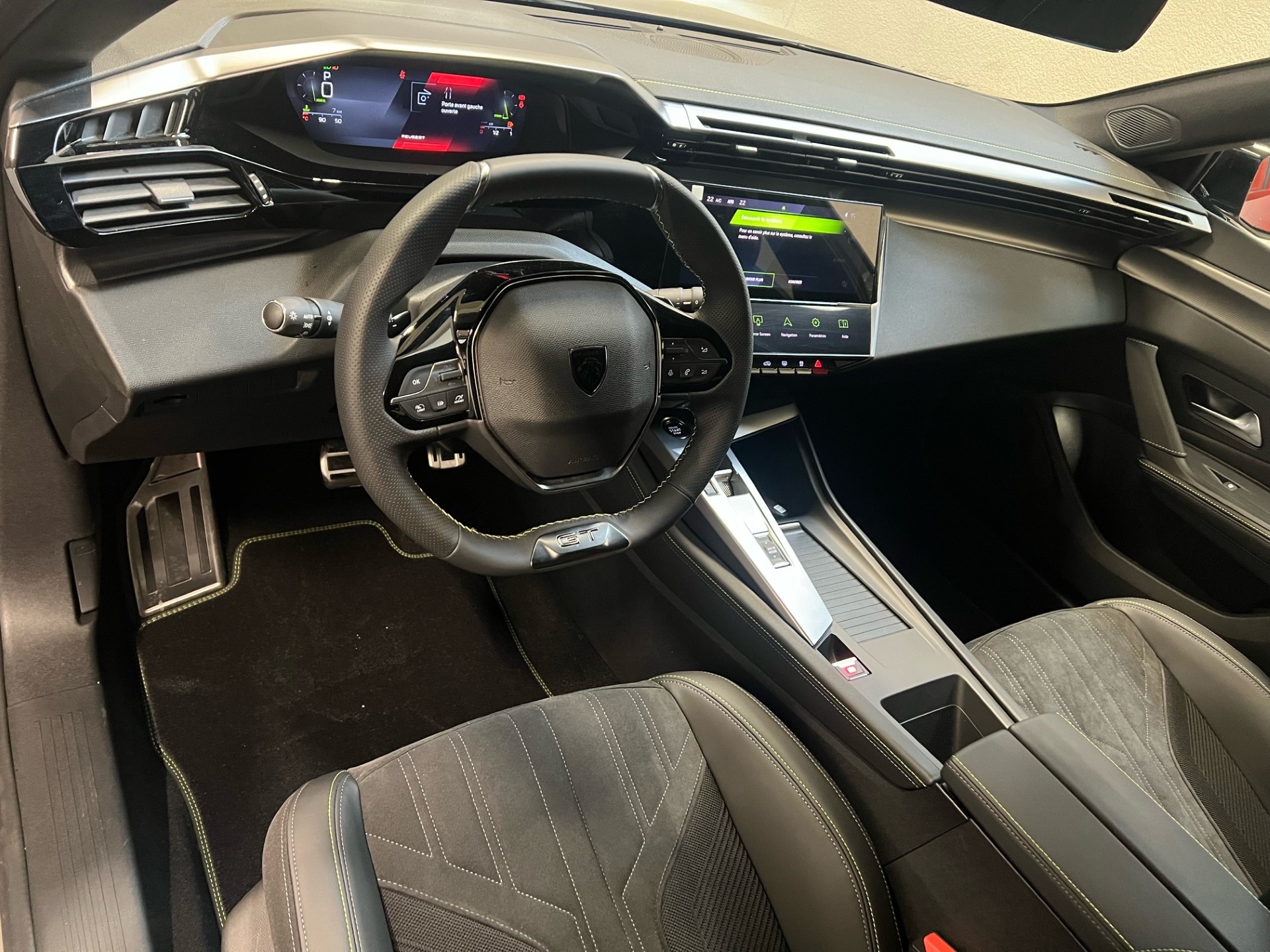 PEUGEOT 308 1.2 Pure Tech GT EAT8-image-5