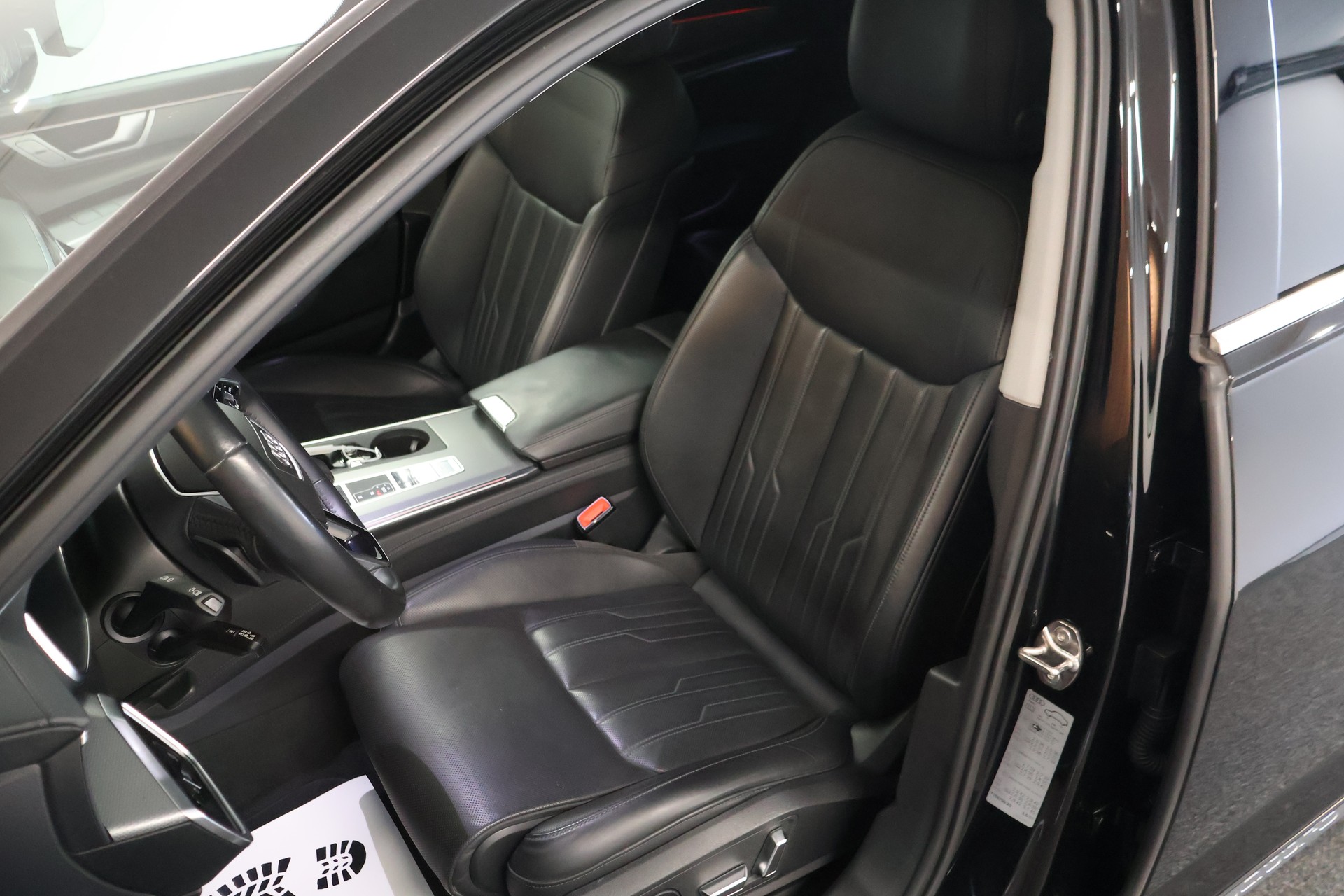 AUDI A6 allroad 55 TFSI quattro S-tronic-image-10