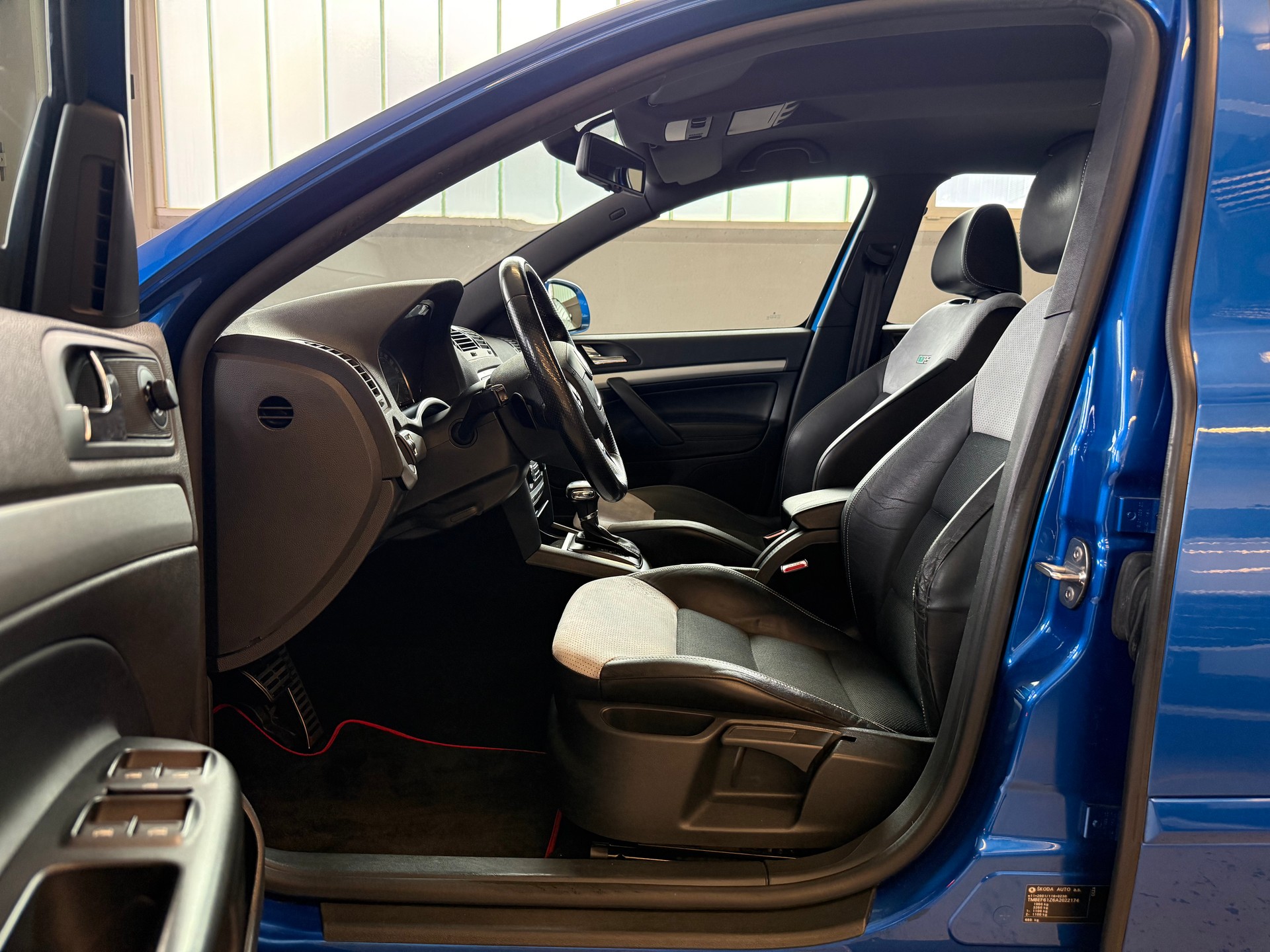 SKODA Octavia 2.0 TSI RS DSG-image-9