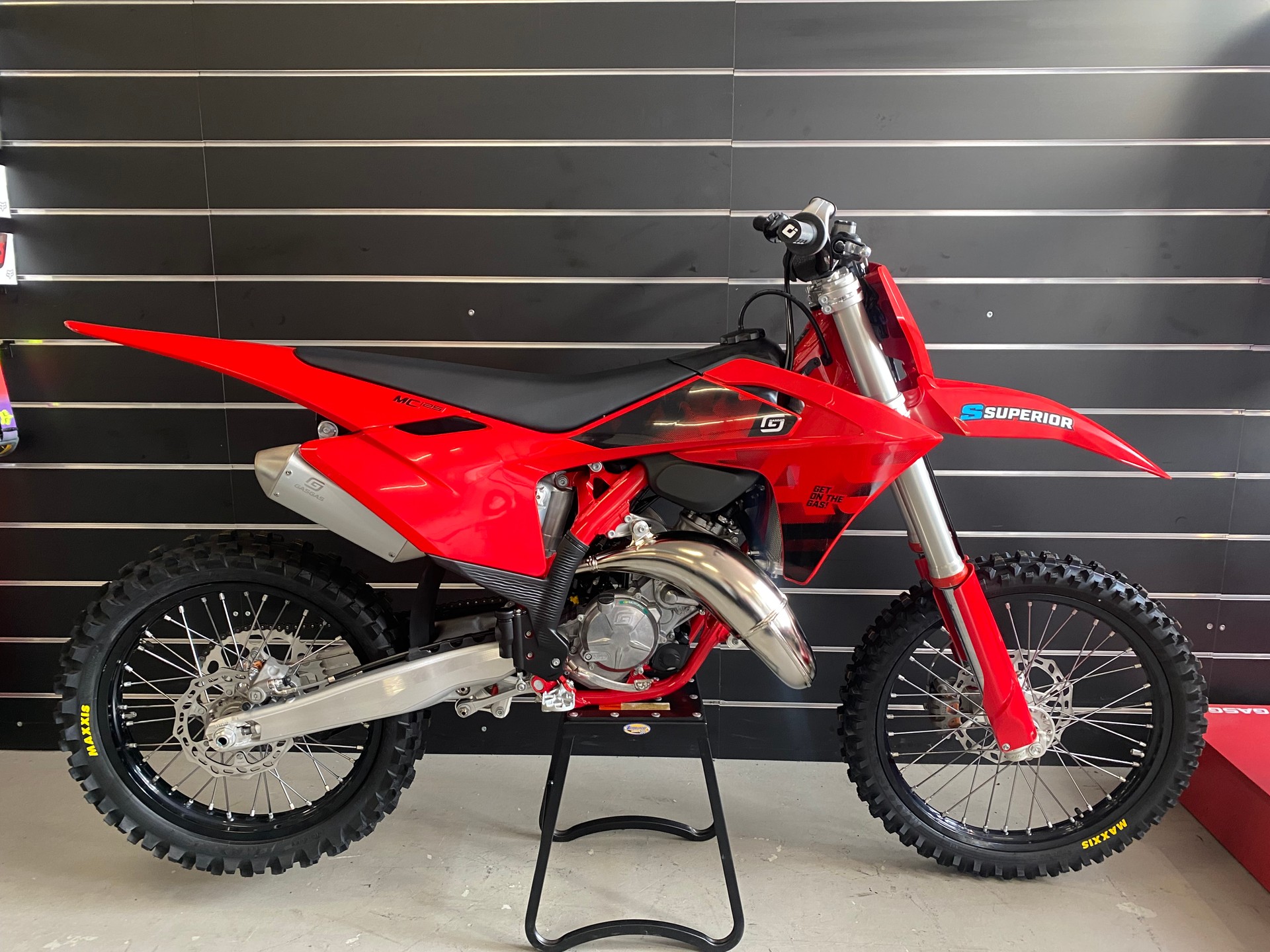 GASGAS MC 125 2026-showroom-element-1