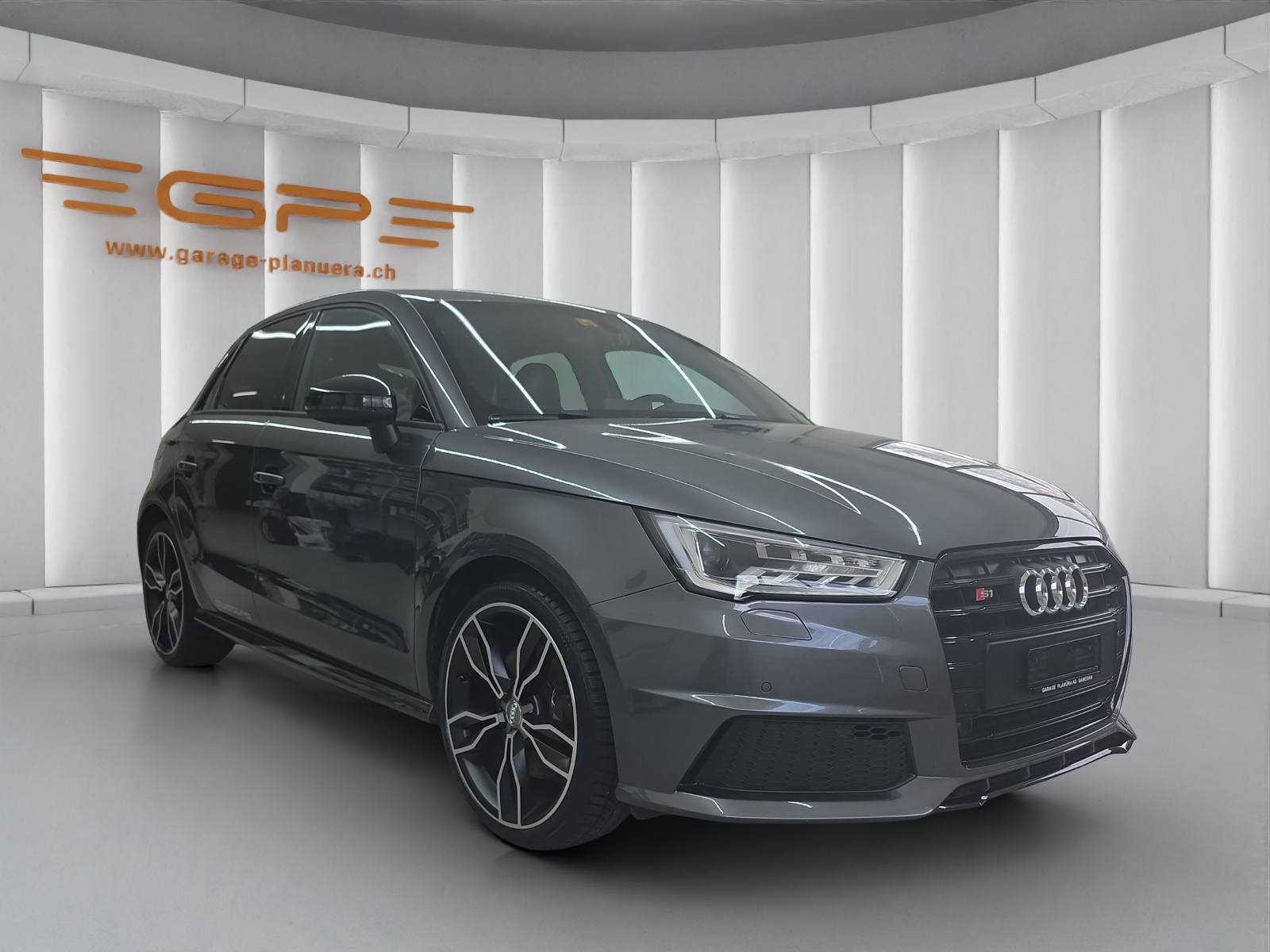 AUDI S1 Sportback 2.0 TFSI quattro-image-1