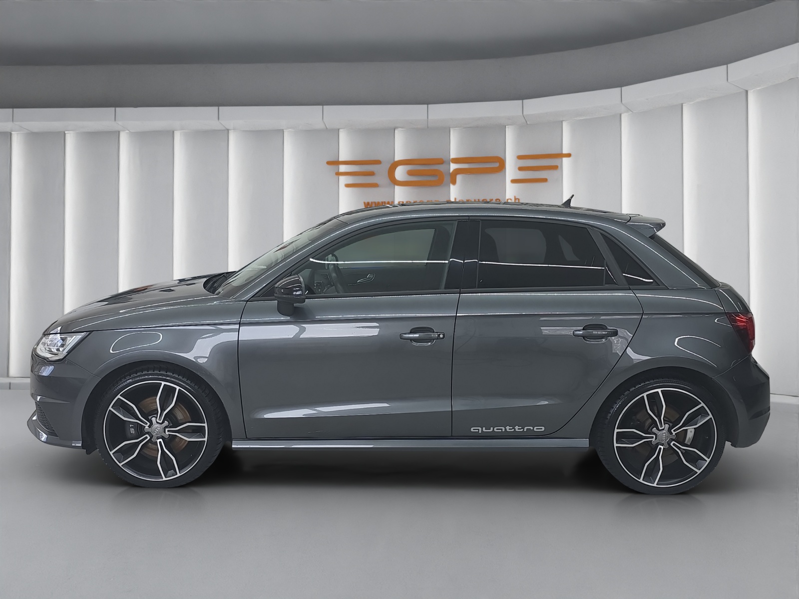 AUDI S1 Sportback 2.0 TFSI quattro-image-3