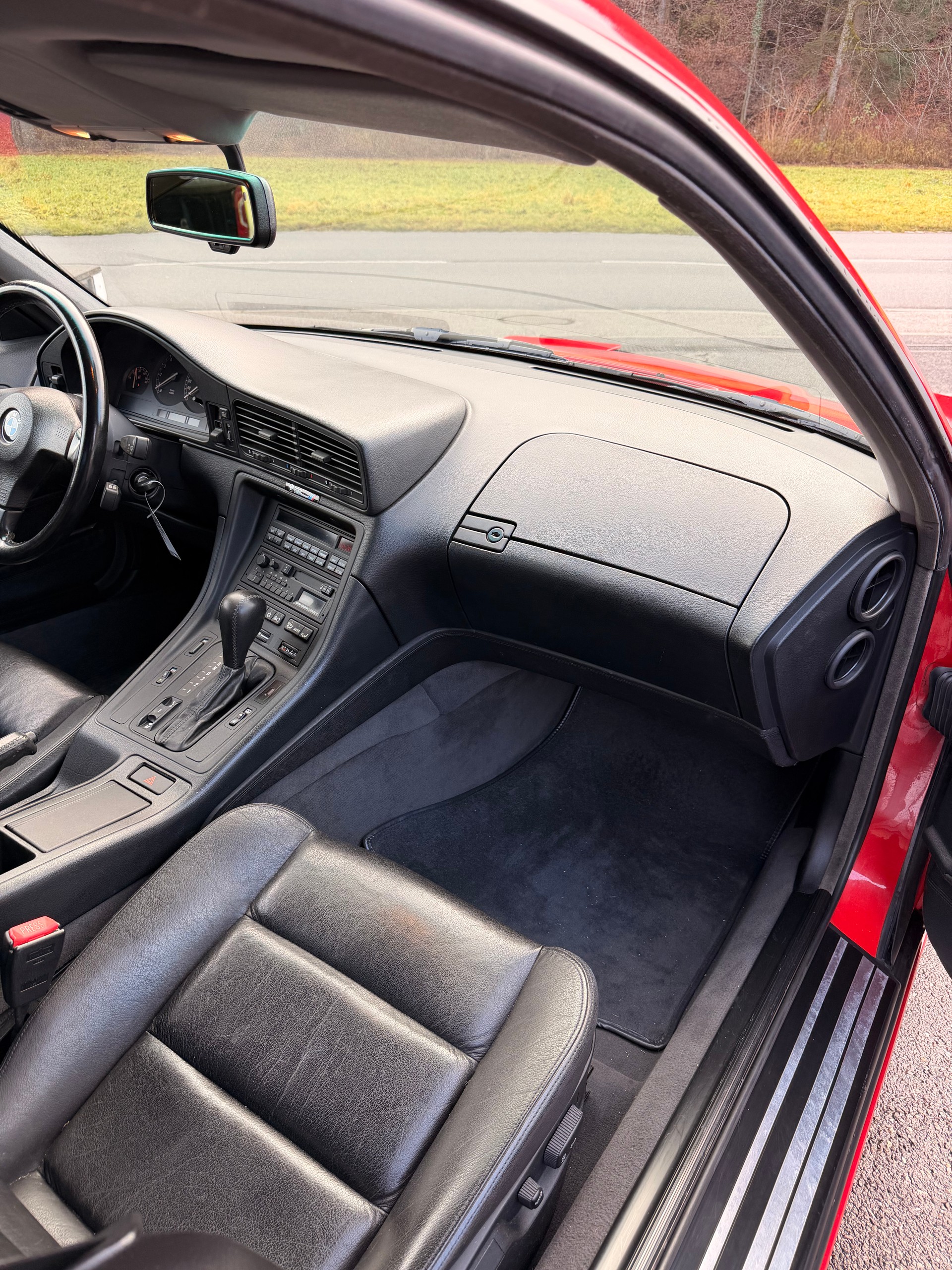 BMW 850i A-image-9
