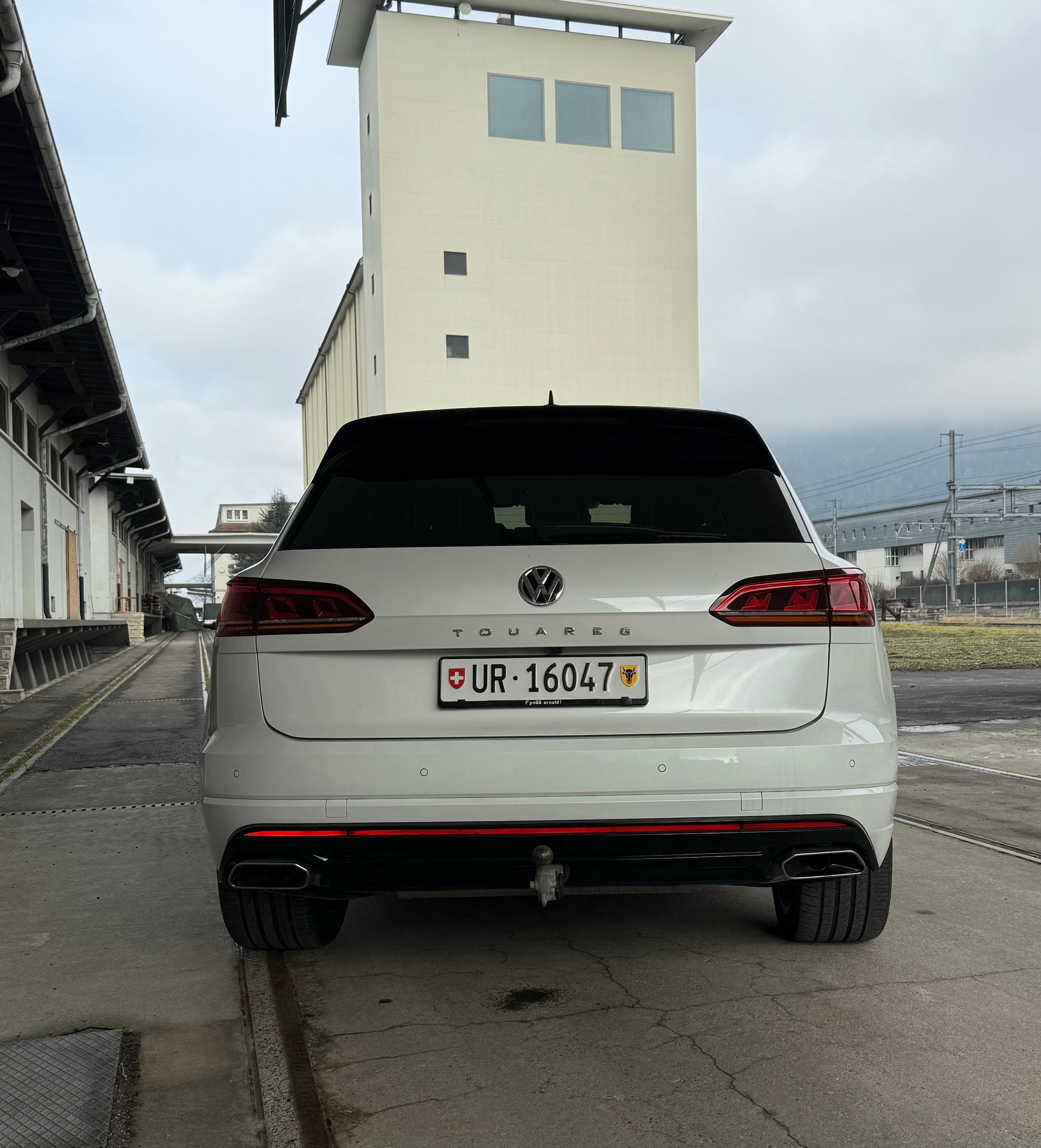 VW Touareg 3.0 TDI R Line Tiptronic-image-4