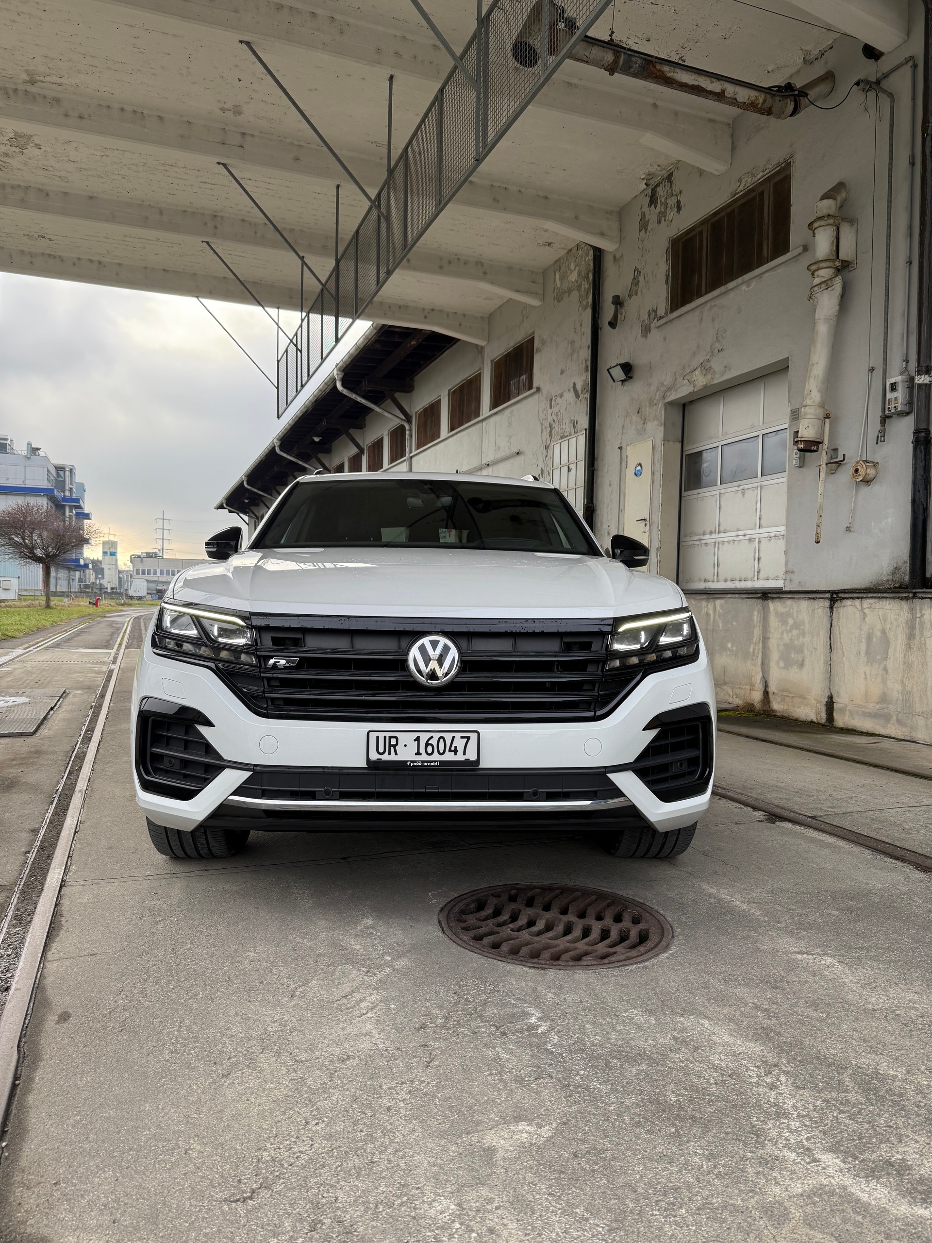 VW Touareg 3.0 TDI R Line Tiptronic-image-5