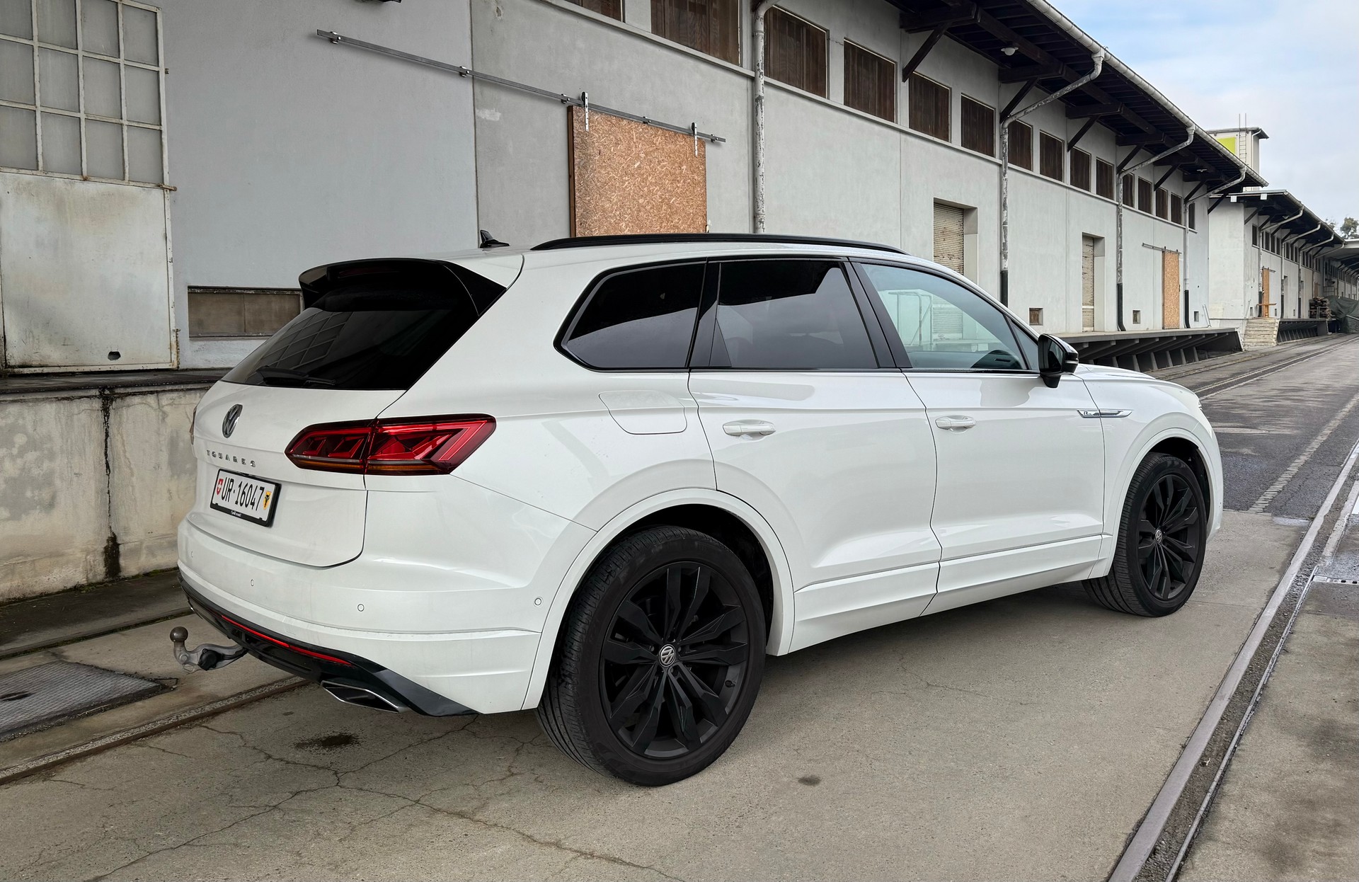VW Touareg 3.0 TDI R Line Tiptronic-image-3