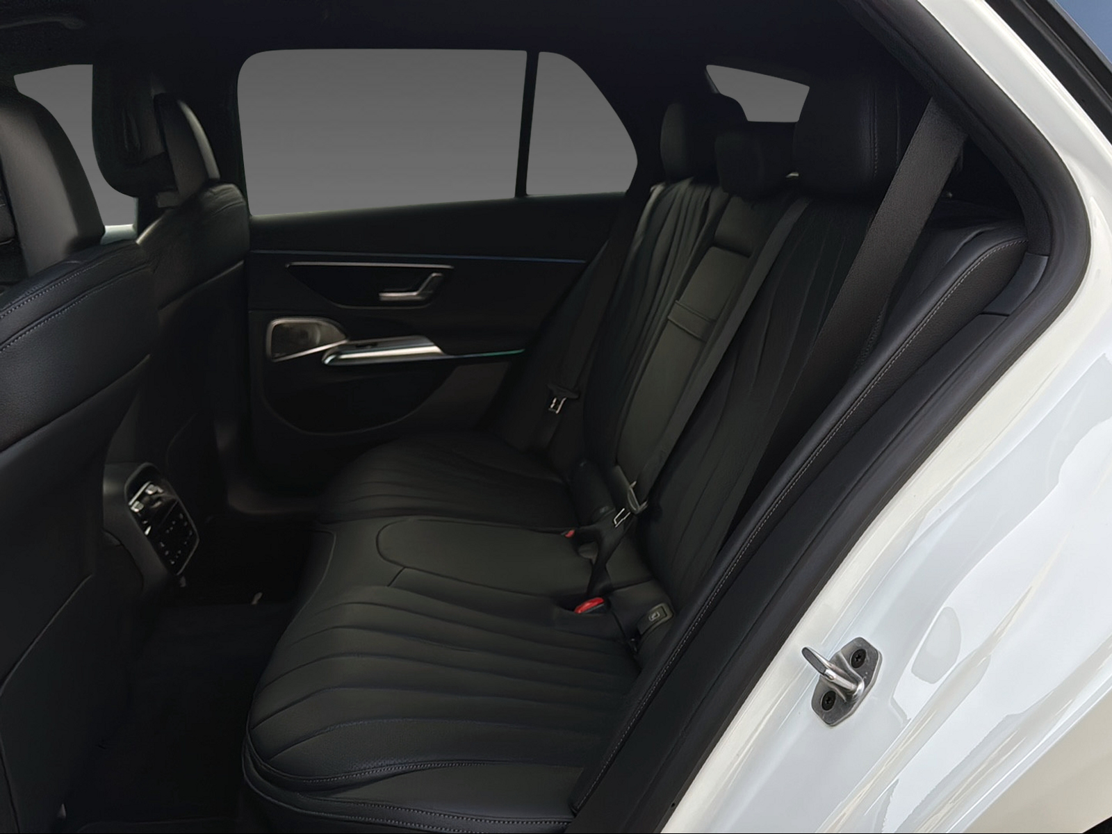 MERCEDES-BENZ E 220 d 4Matic T-Modell-image-8