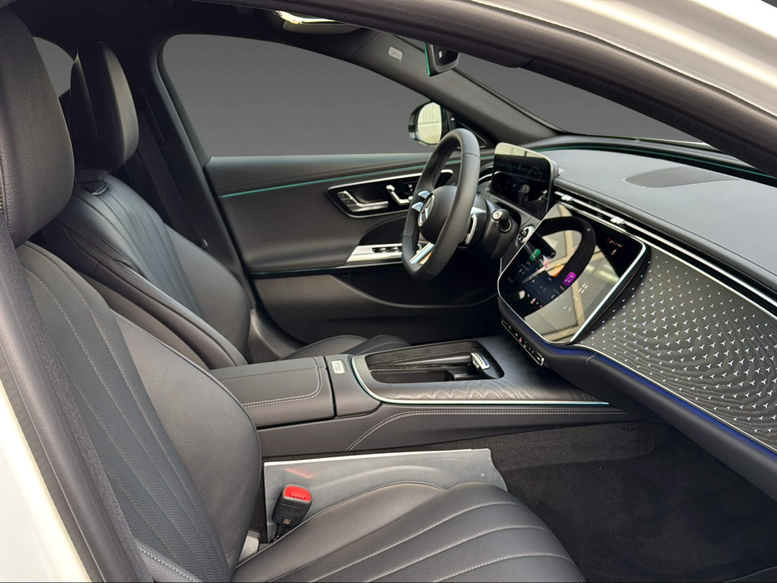 MERCEDES-BENZ E 220 d 4Matic T-Modell-image-13