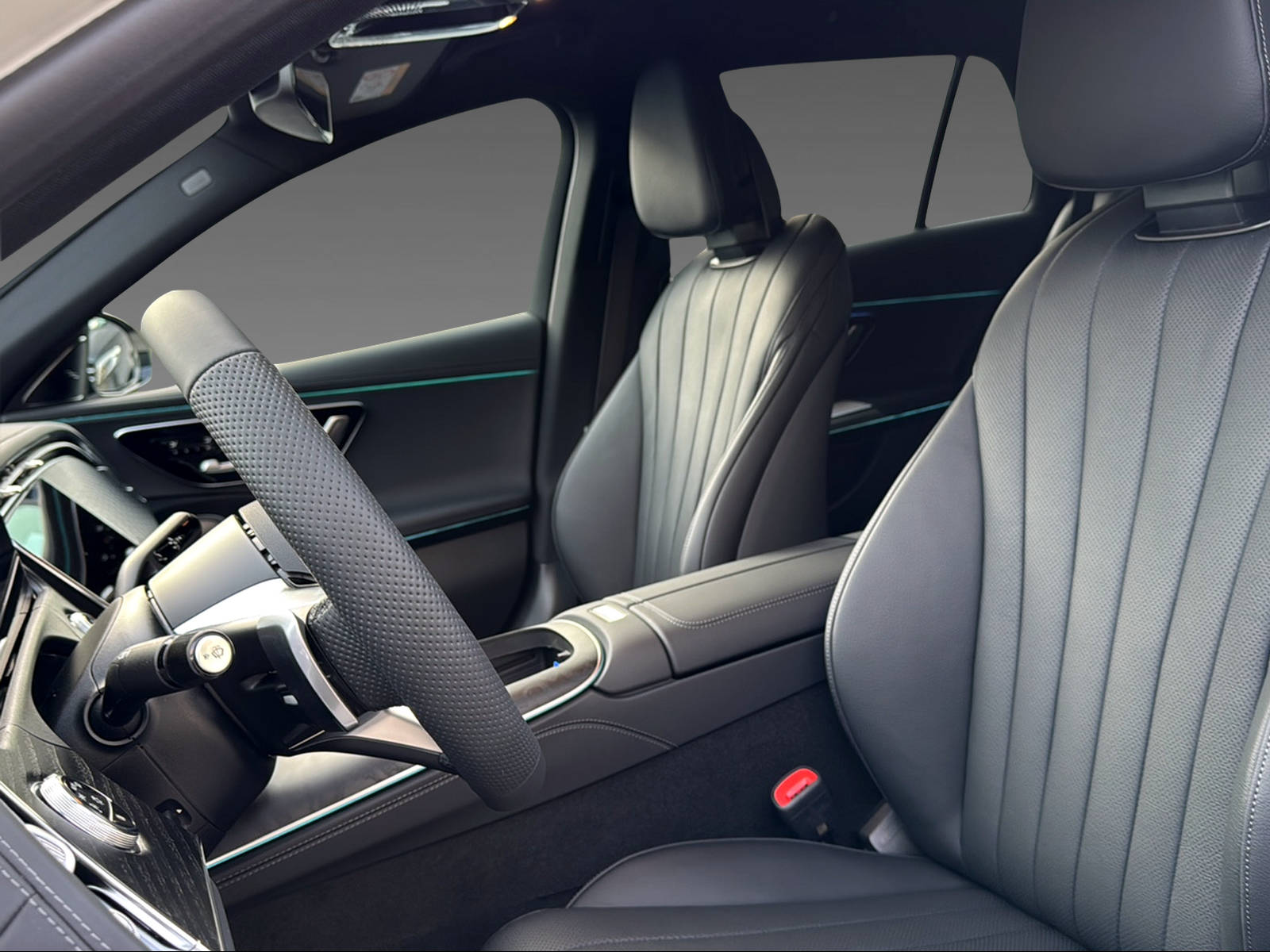 MERCEDES-BENZ E 220 d 4Matic T-Modell-image-9