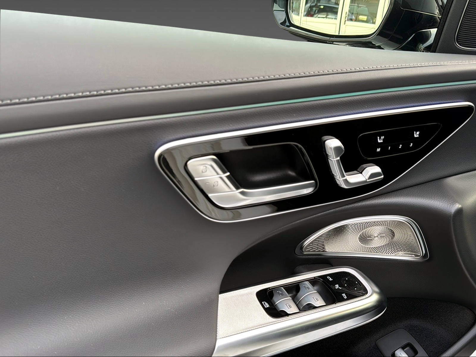 MERCEDES-BENZ E 220 d 4Matic T-Modell-image-11