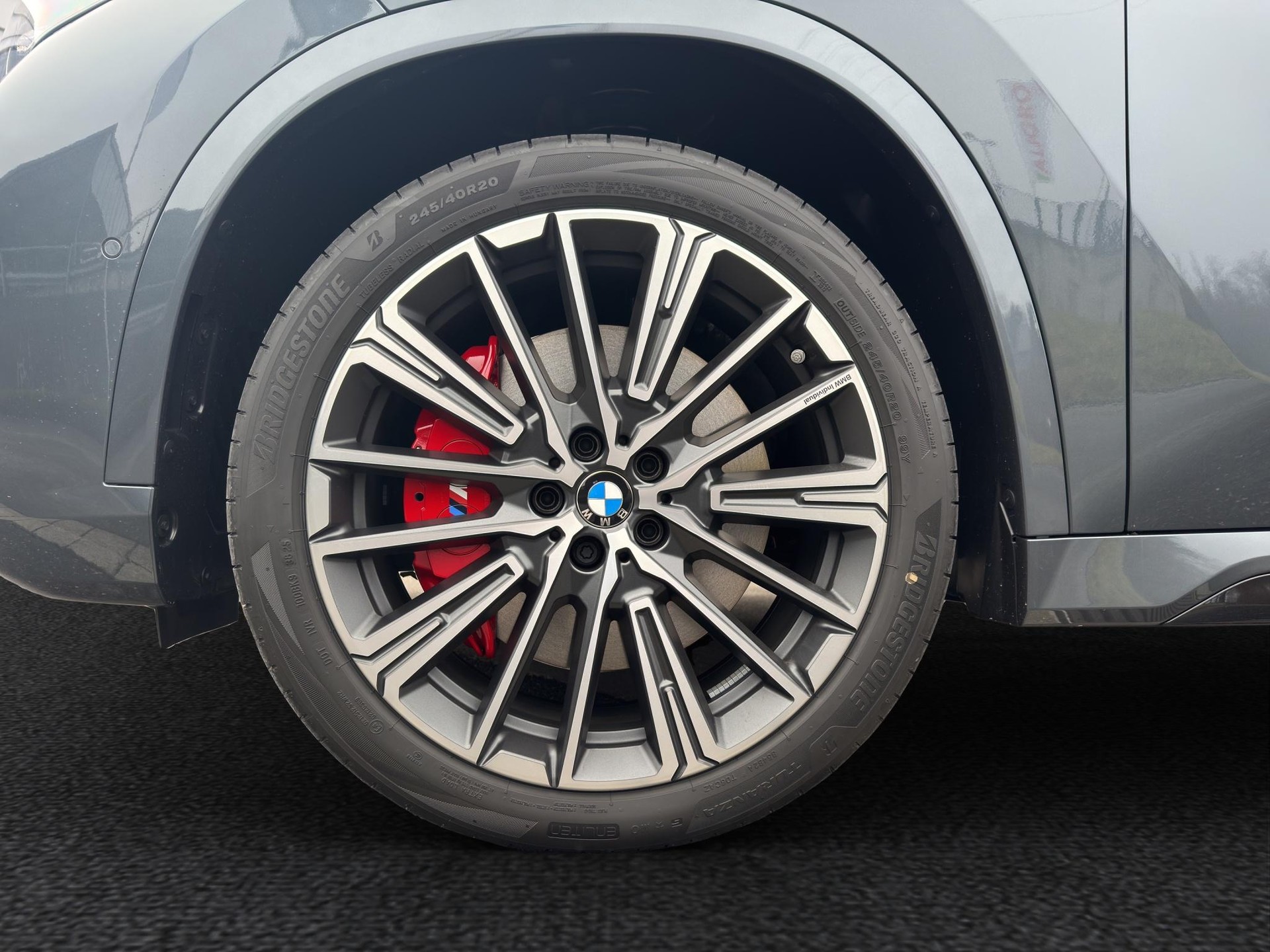BMW iX1 30 xDrive M Sport Pro-image-9